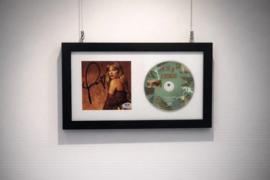 Taylor Swift - Taylor Swift – 'The Life of a Showgirl'...