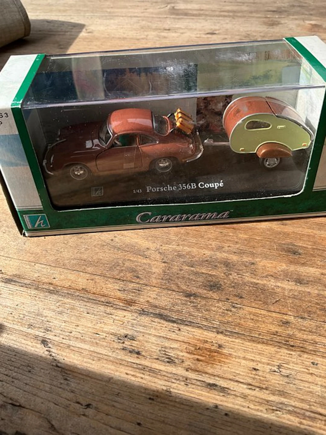 Cararama 1:43 - Model car - Porsche 356 B Coupe mit Caravan