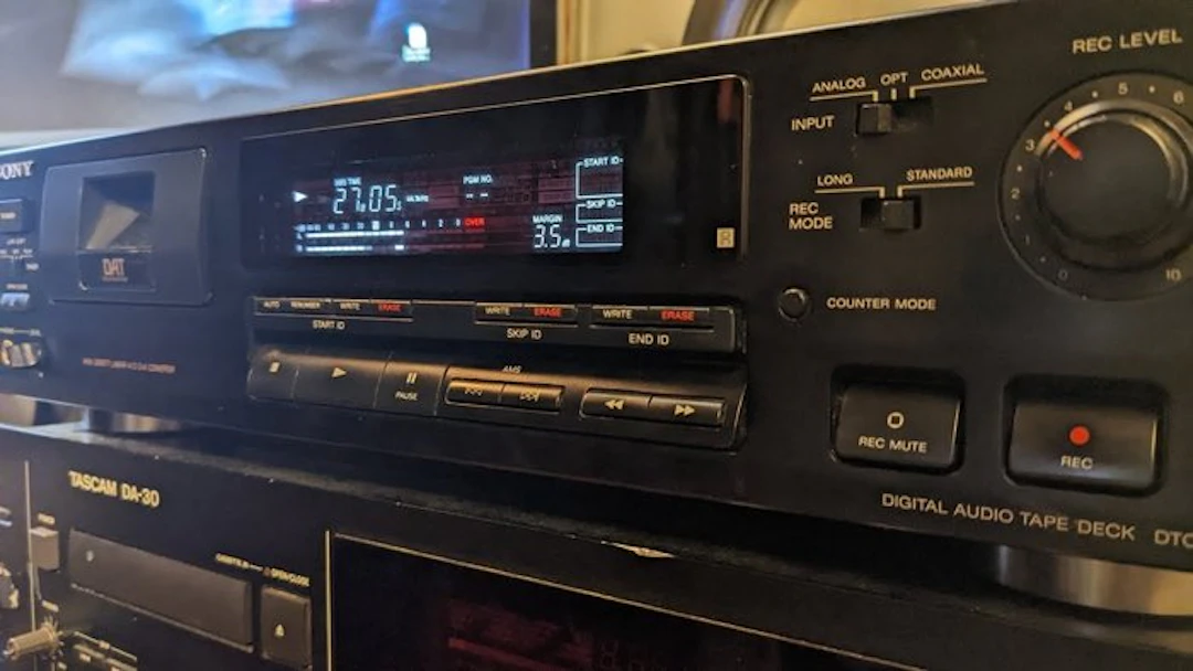 Sony - DTC-690 Deck Recorder DAT - digital audio tape