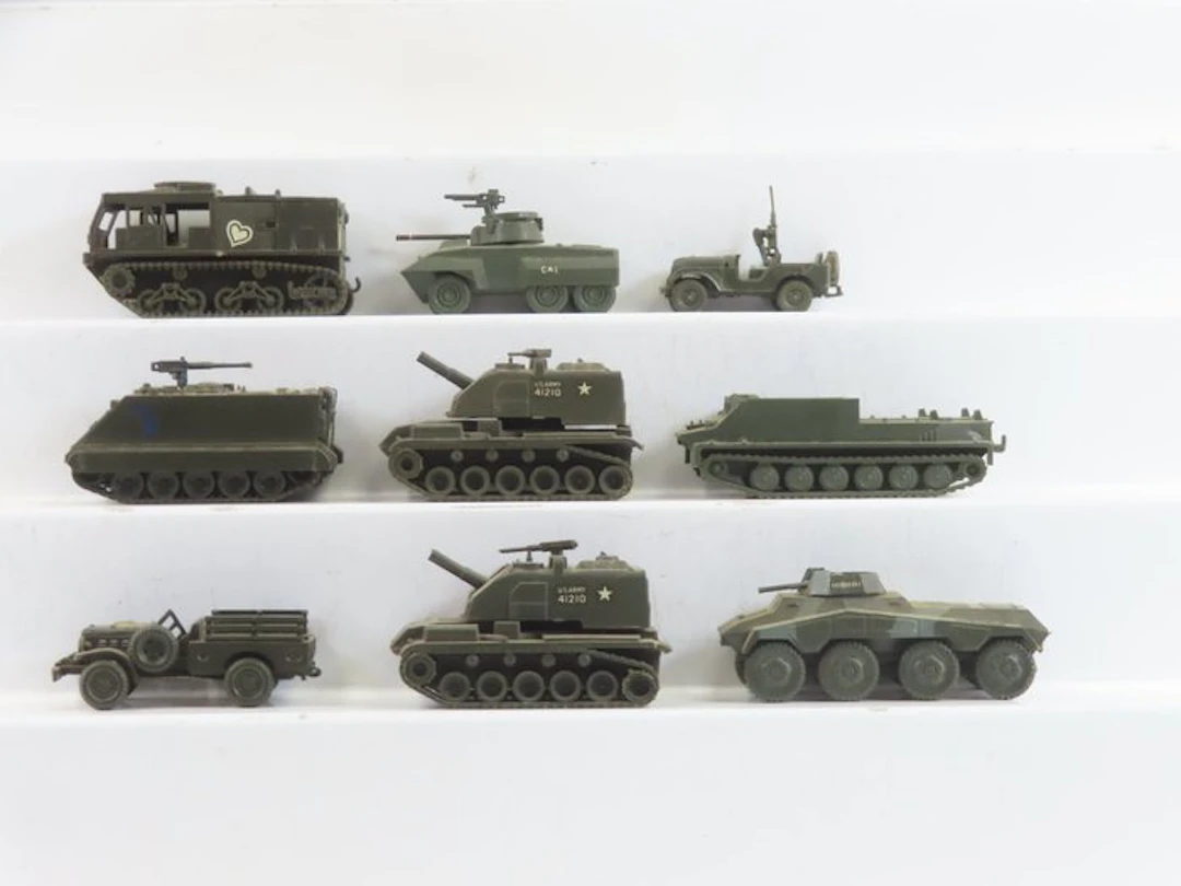 Roco Minitanks 1:87 - Model military vehicle (9) - 9 armored/army vehicles
