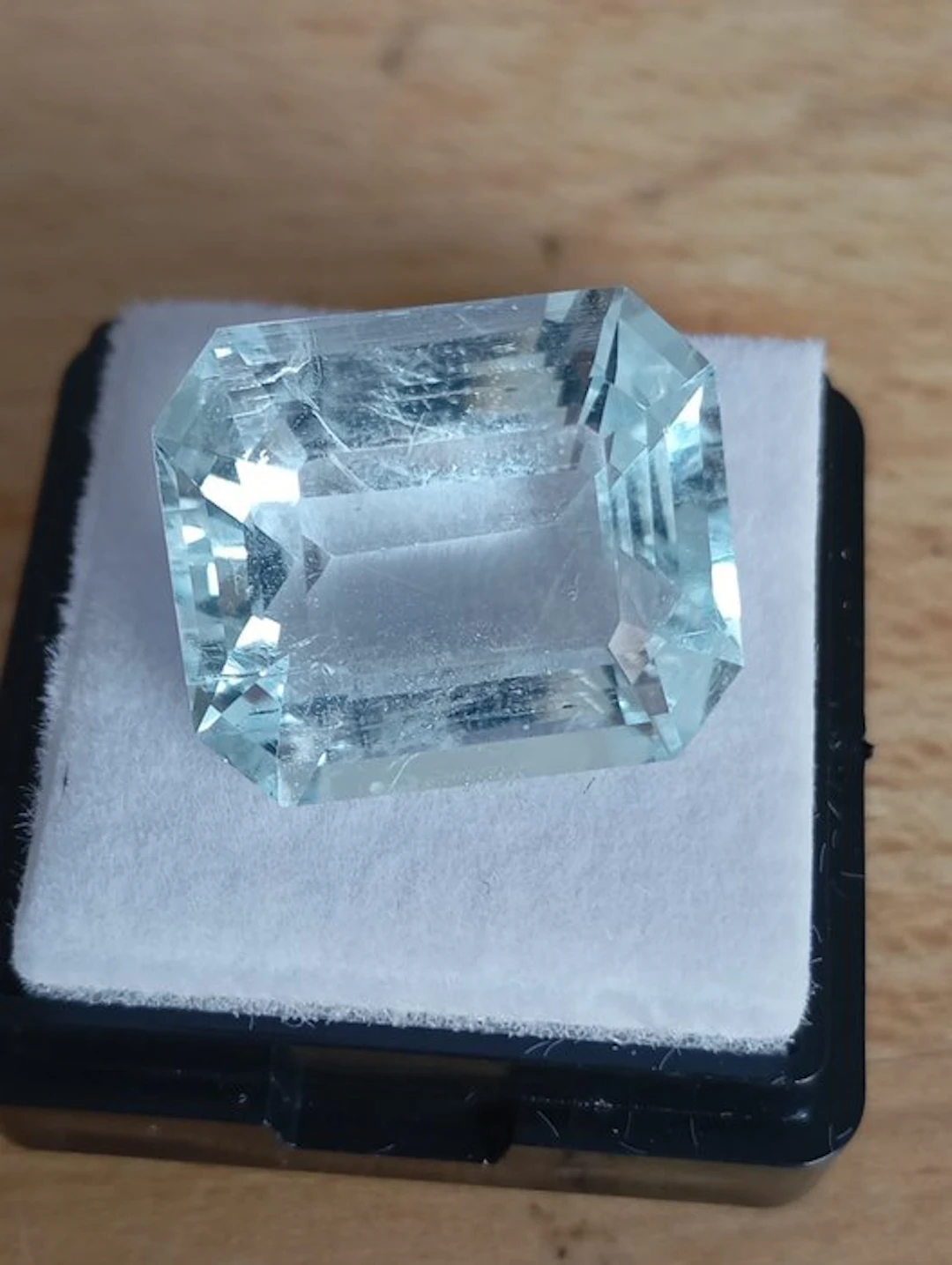 1 pcs Aquamarine - 13.43 ct - Antwerp Laboratory for...