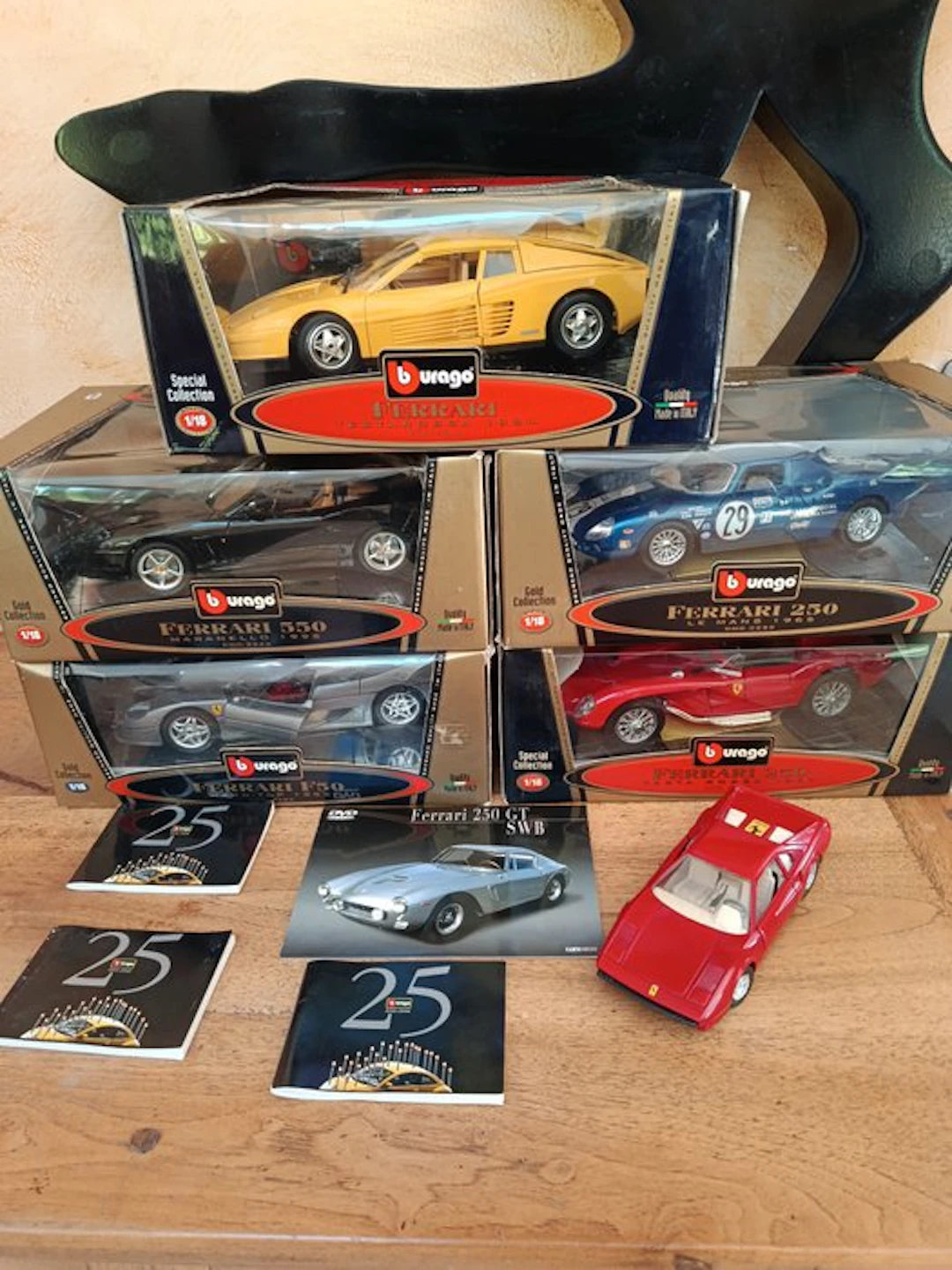 Bburago 1:18 - Model car (10) - Ferrari