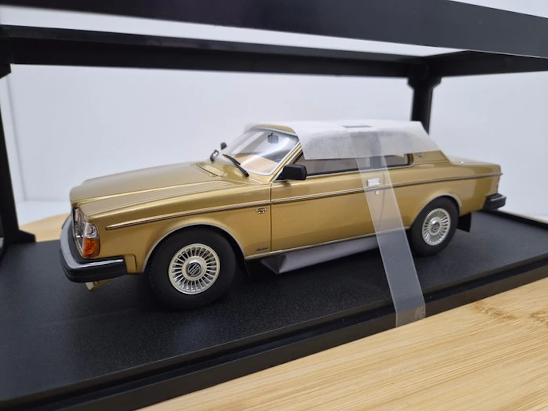 Cult Scale 1:18 - Model car - Volvo 262C Bertone (1977) - 1 of 120 pcs