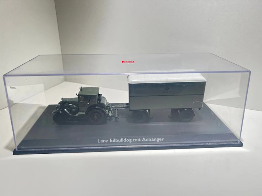 Schuco 1:43 - Model van - lanz bulldog - with a trailer