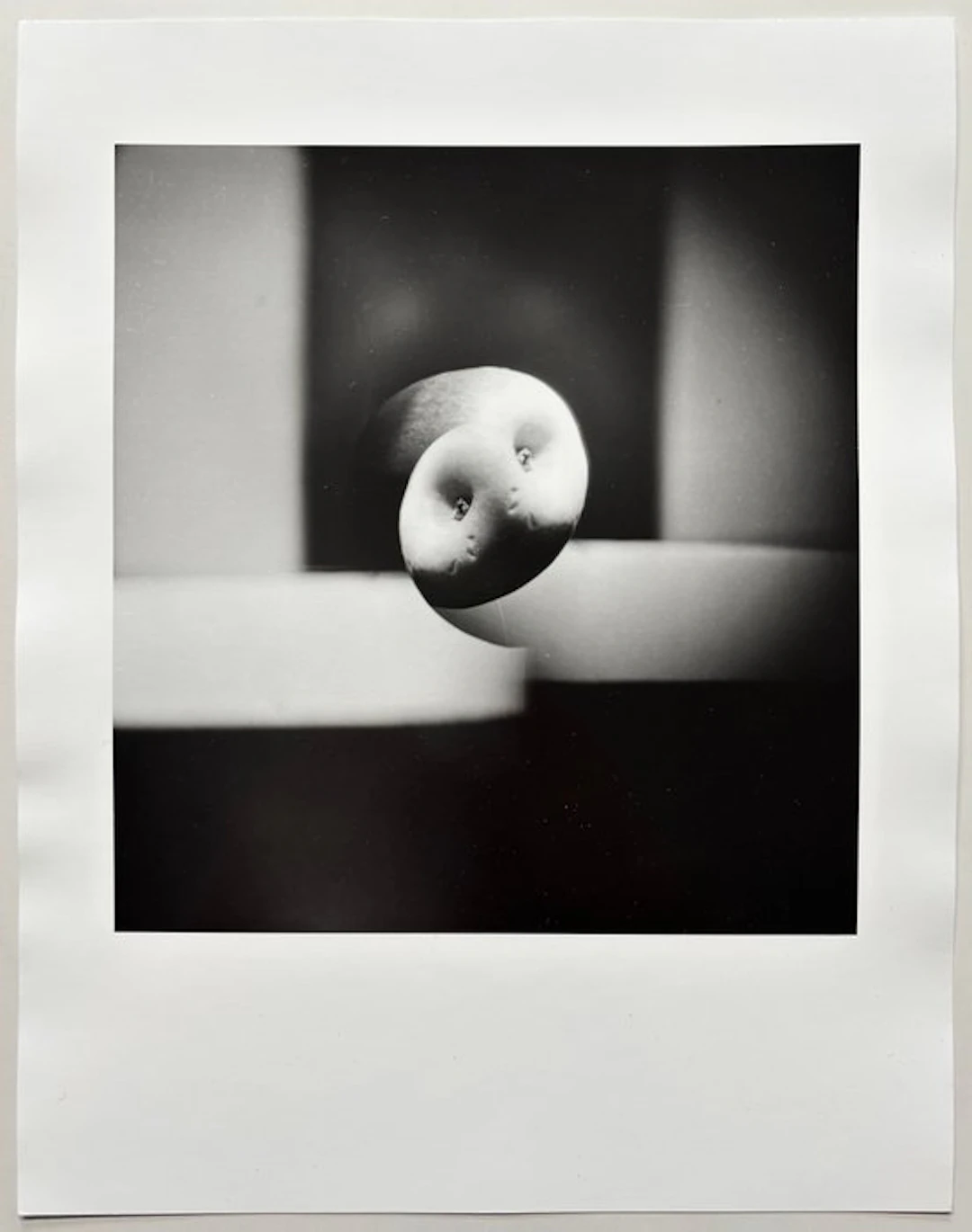 Jaroslav Roessler (1902-1990) - Ohne Titel (Komposition mit Apfel)