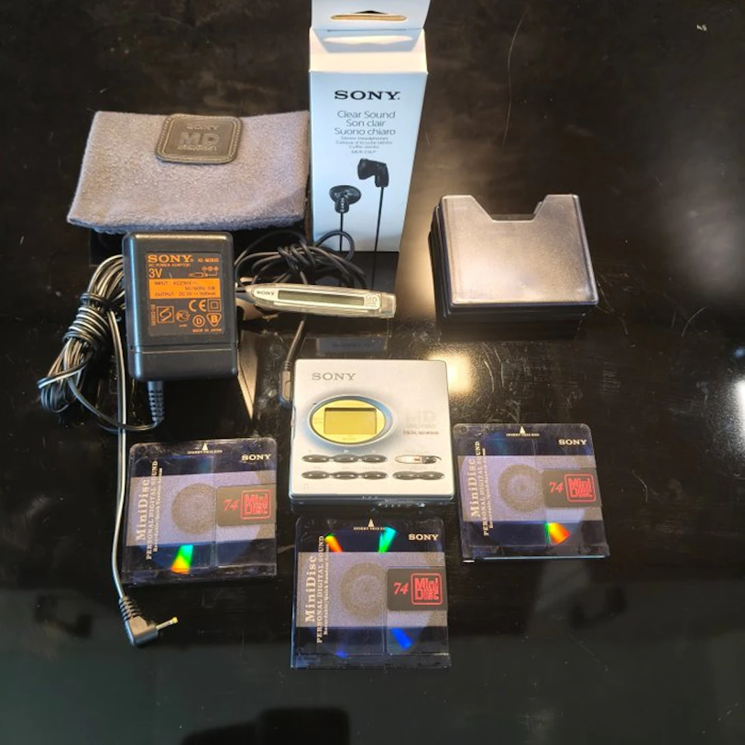 Sony - MZ-R91 Portable minidisc player-recorder