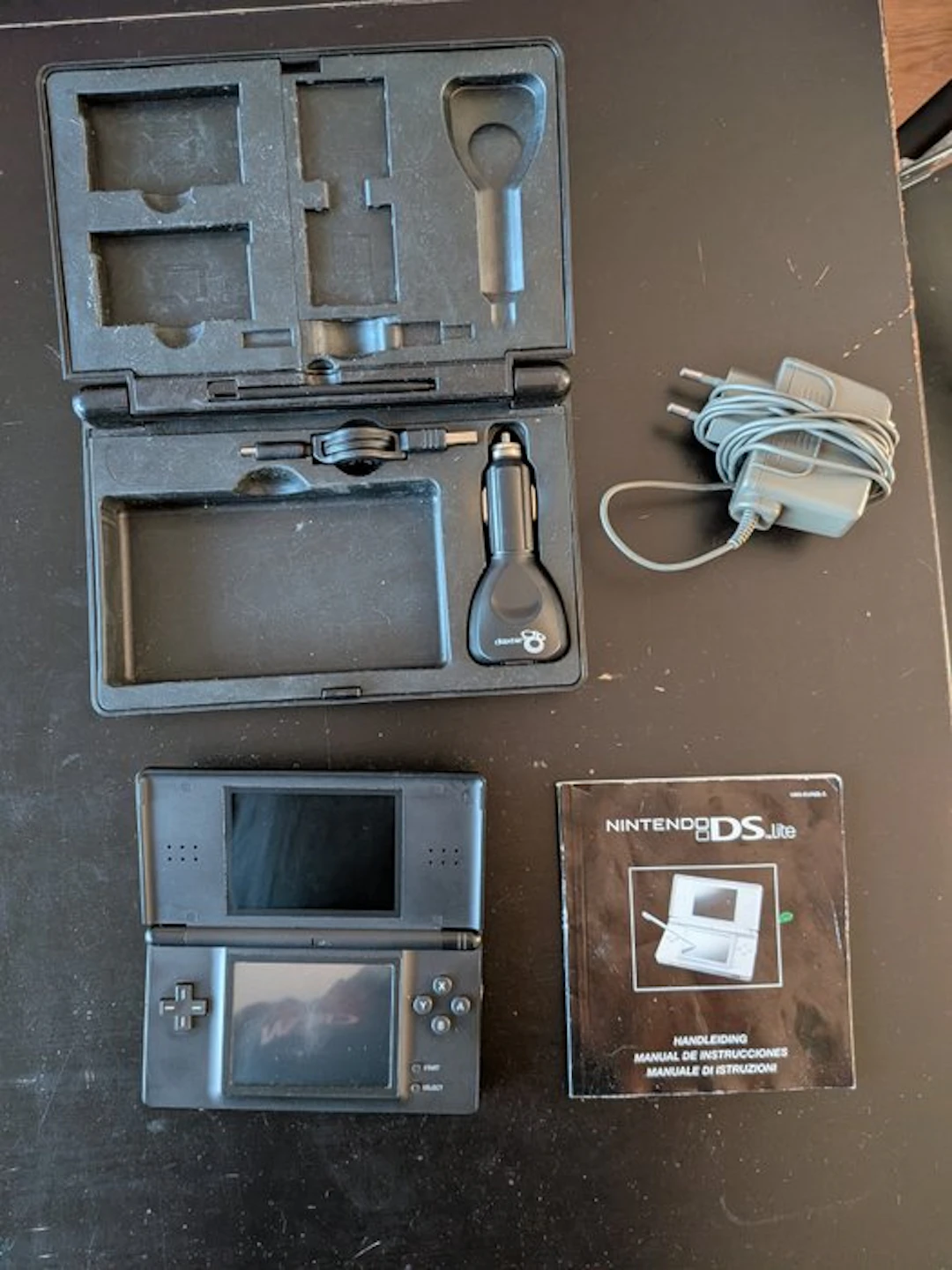 Nintendo - DS lite + 19 games - Video game console + games