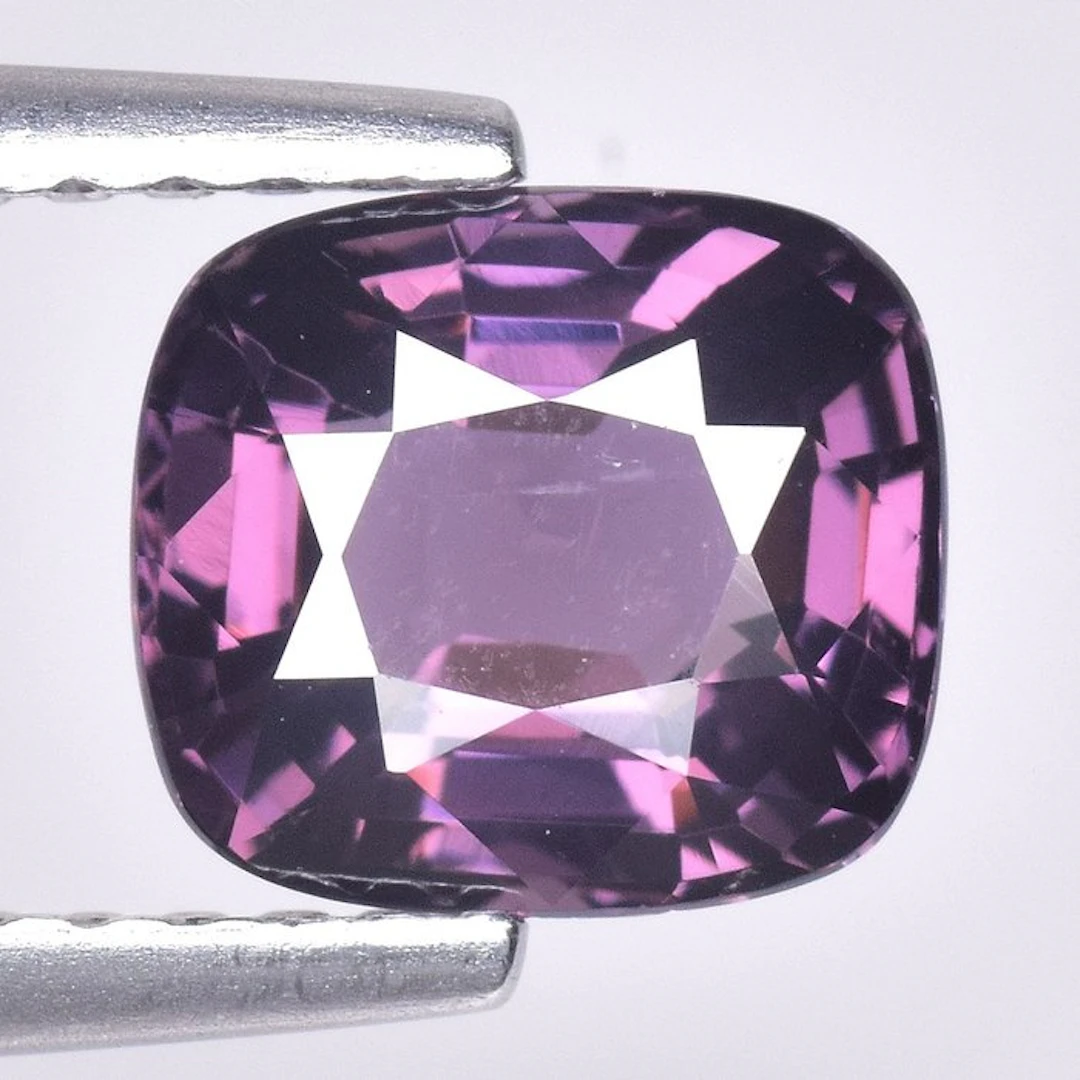 No reserve price - 1 pcs Purple Spinel - 1.37 ct...