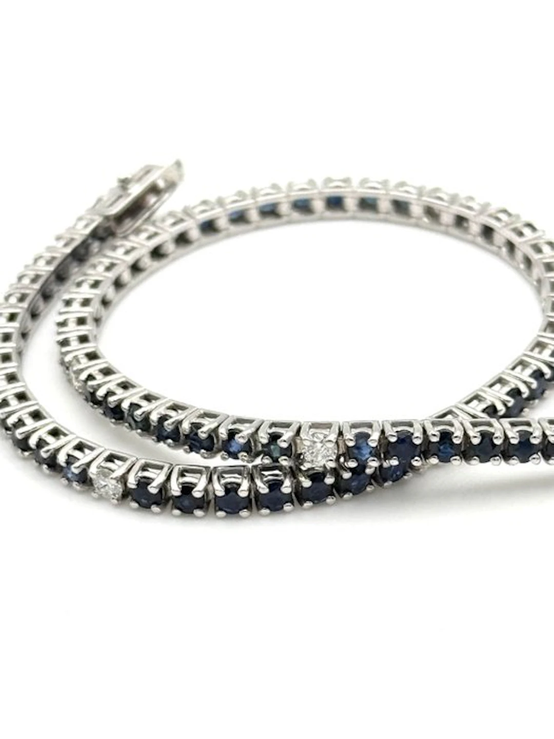 Tennis bracelet - 18 kt. White gold - 4.18ct. tw. Sapphire - Diamond