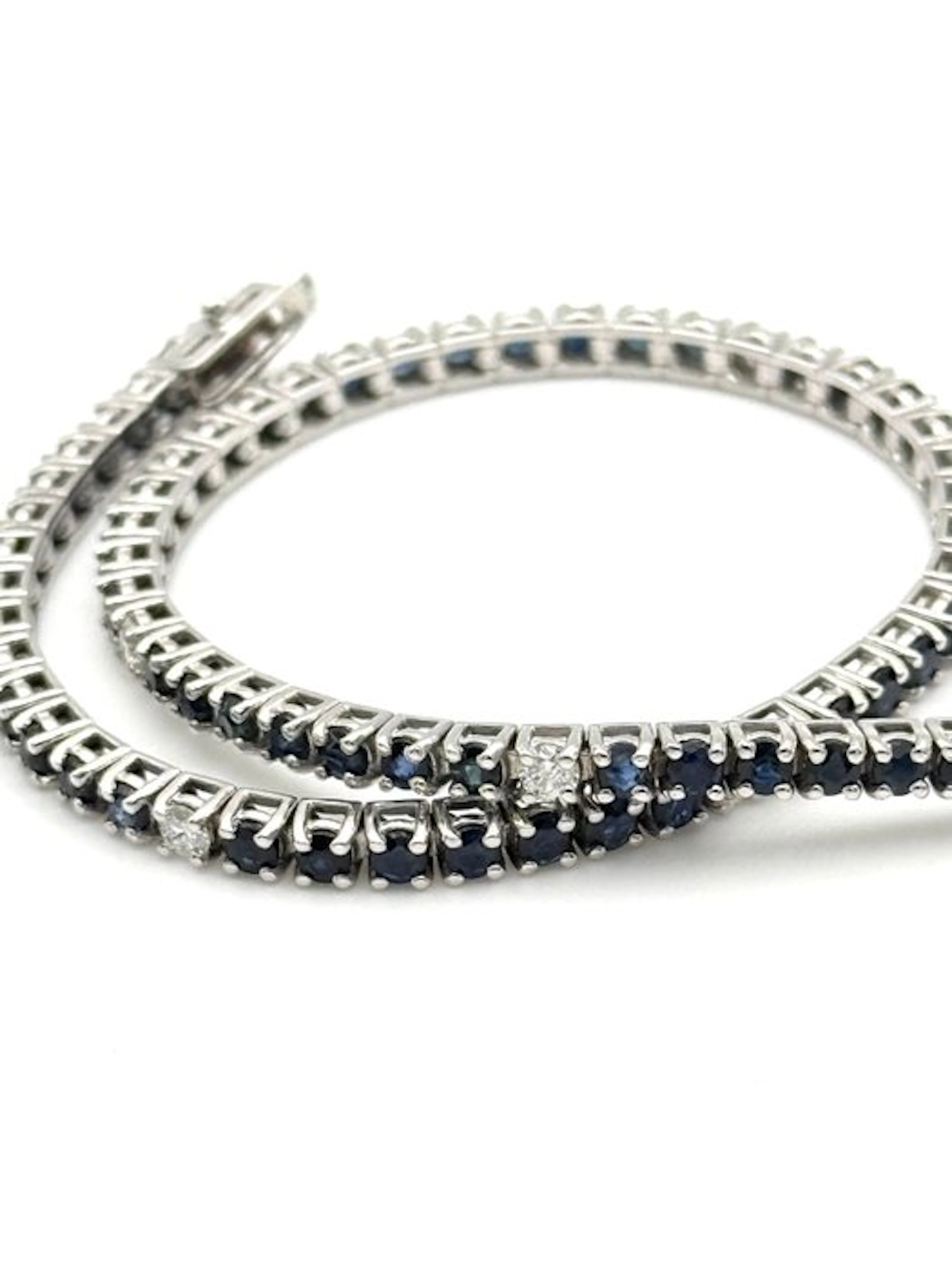 Tennis bracelet - 18 kt. White gold - 4.18ct. tw. Sapphire - Diamond