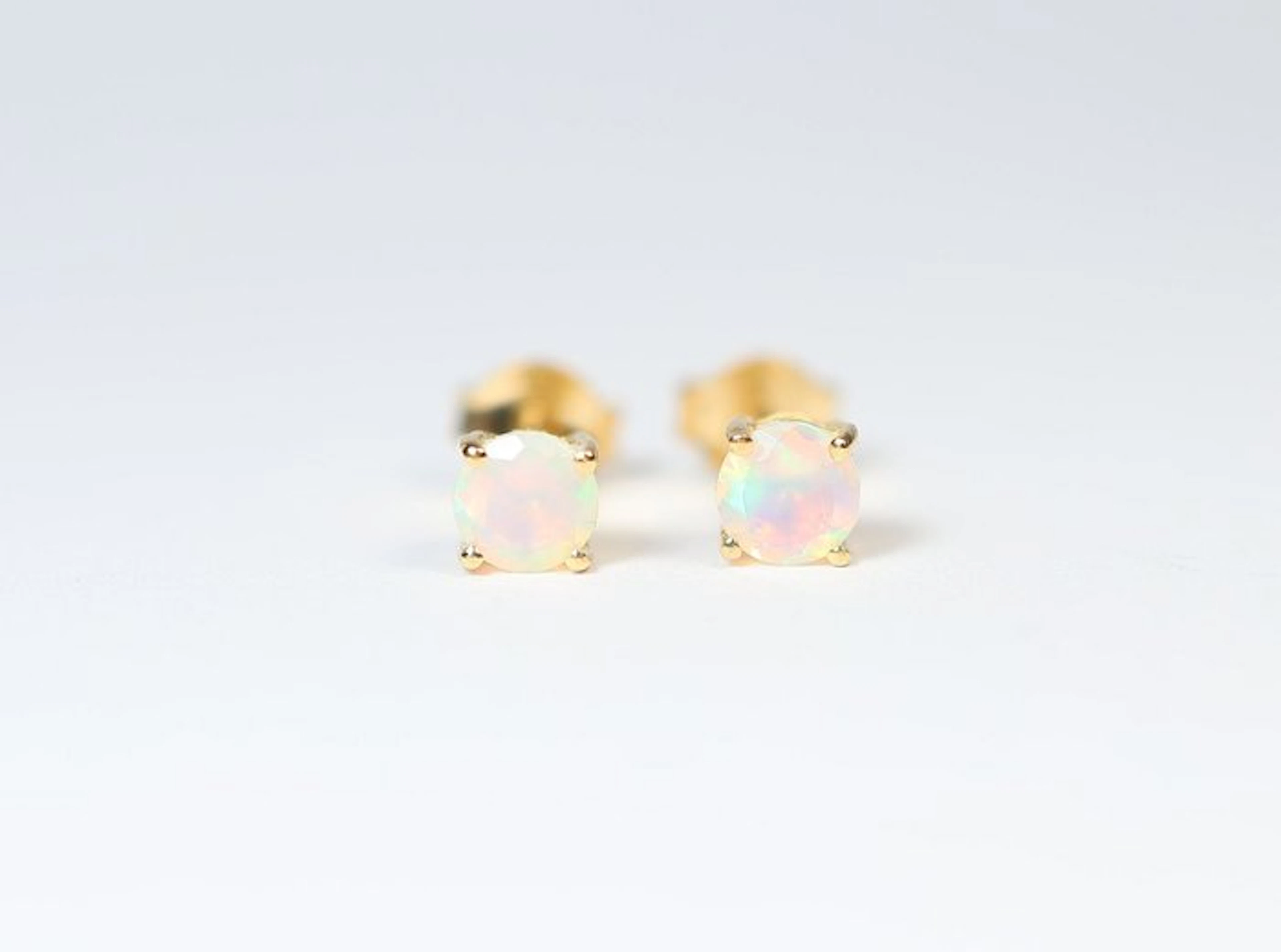 Ethiopian Opal / Welo Opal 2 ear studs / new- 0.6 g - (2)