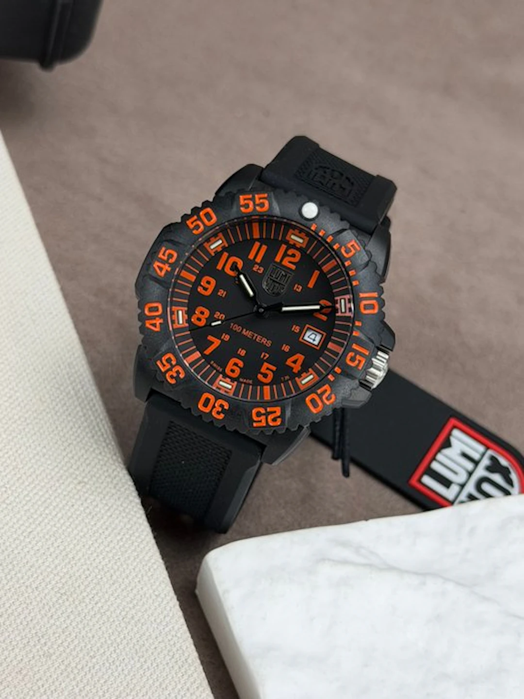 Luminox -Sea Lion - Sea Lion Date Orange - No reserve...