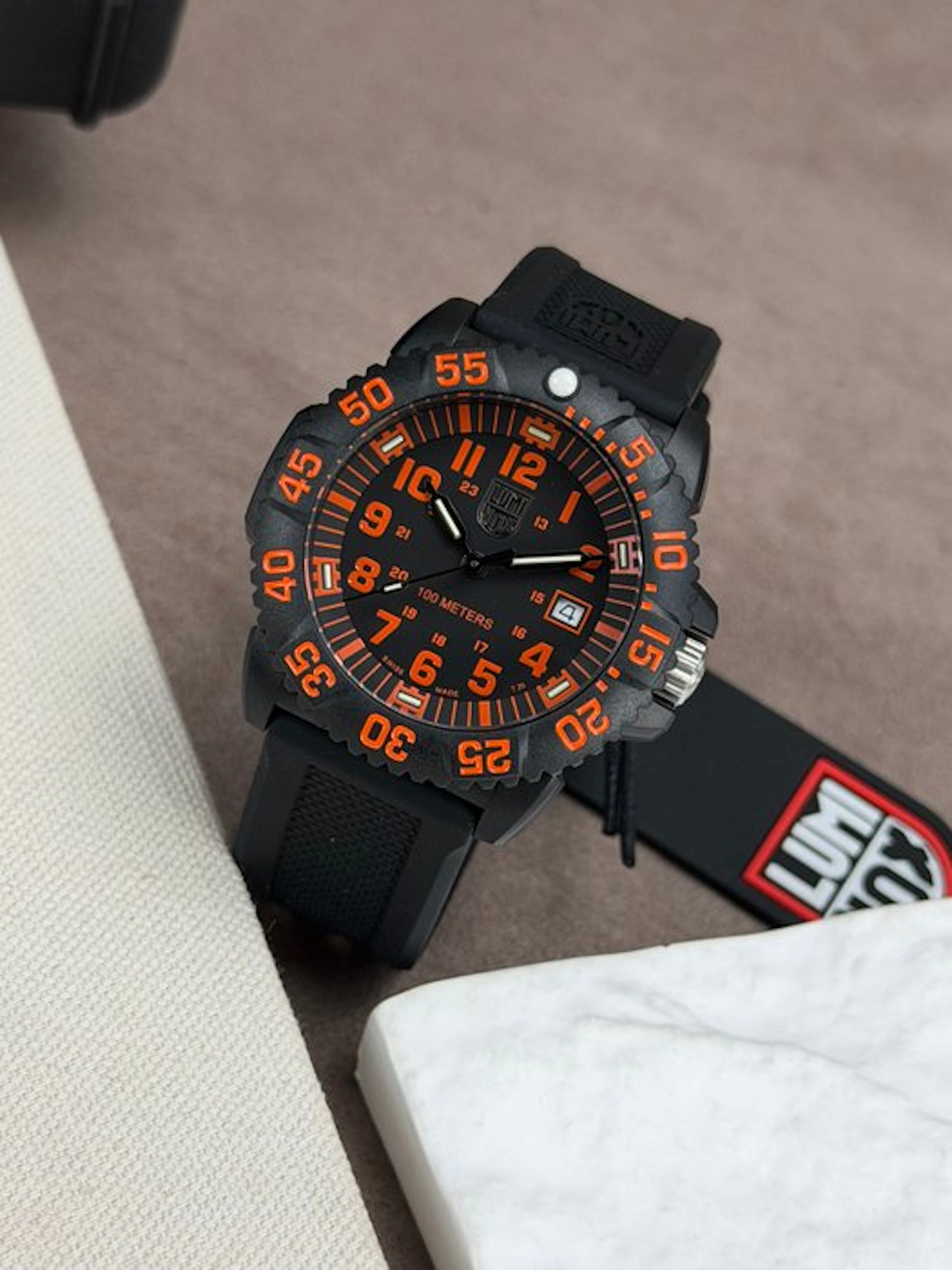 Luminox -Sea Lion - Sea Lion Date Orange - No reserve...