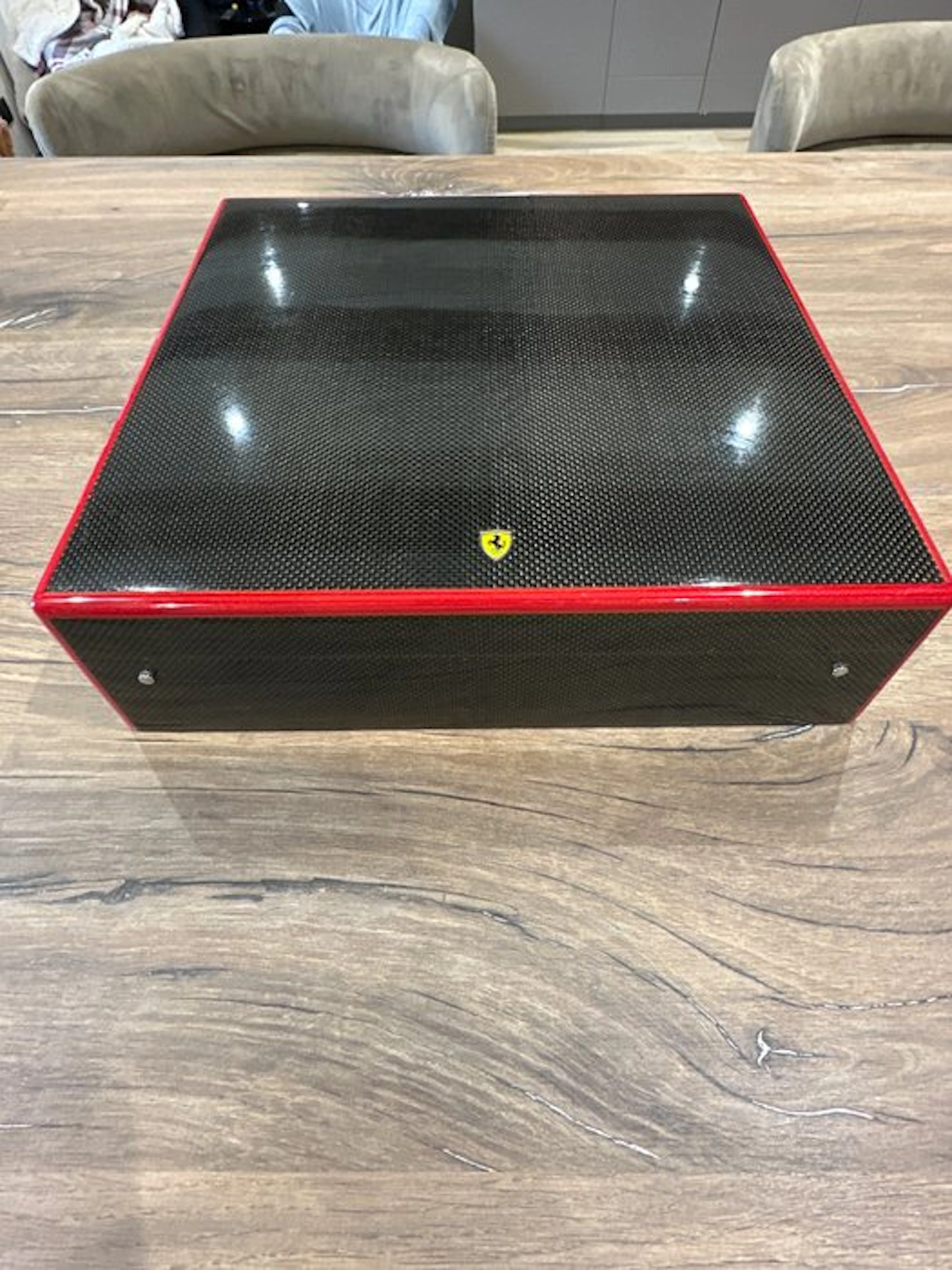 ferrari - Poker set - Malette de Poker Ferrari - Mother-of-pearl token