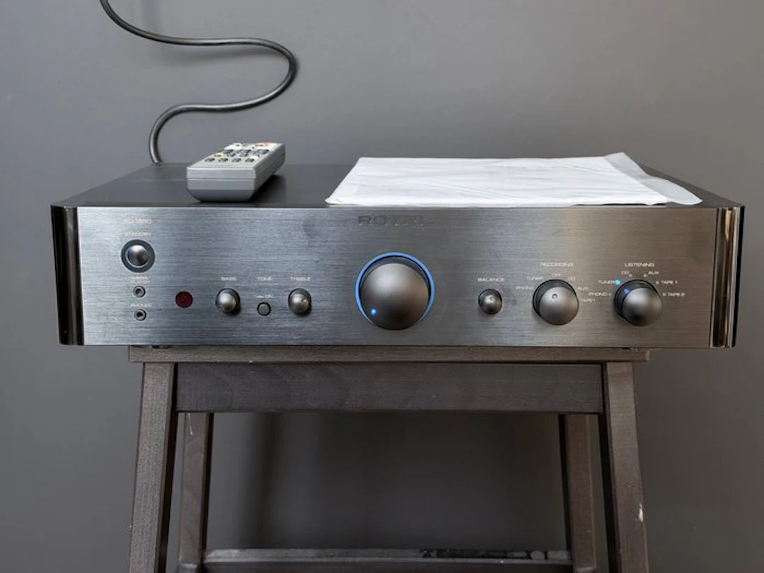 Rotel - RC-1550 with Phono Stage Preamplifier