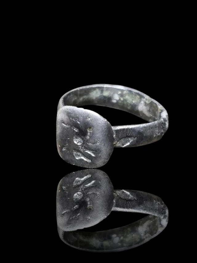 Celtic Stunning Silver Military Horse Seal Ring (No reserve price)