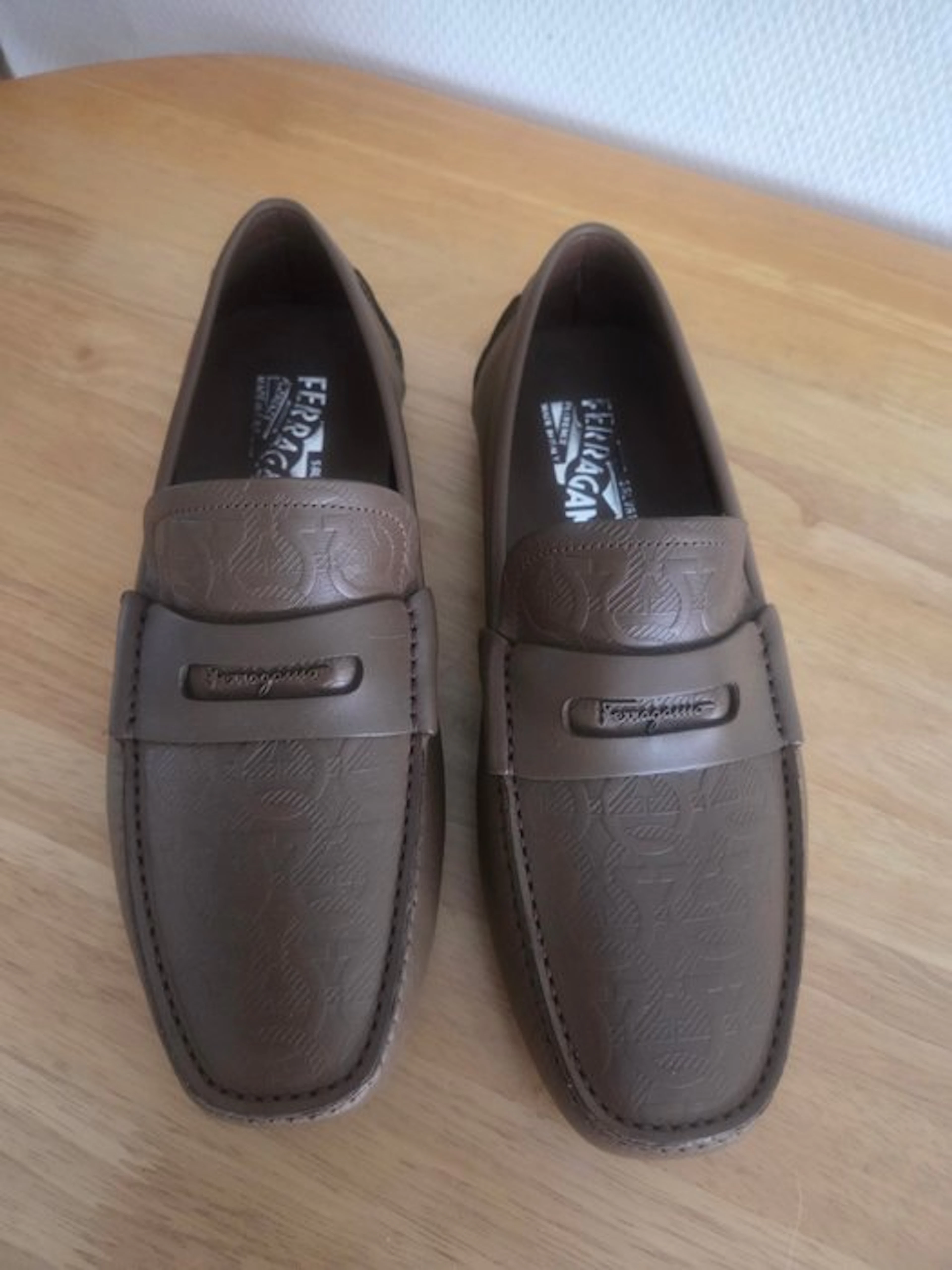 Salvatore Ferragamo - Moccasins - Size: EU 40.5