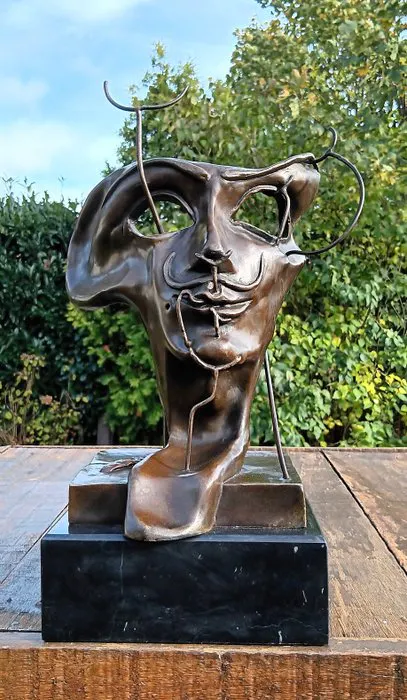 naar salvador dali - Sculpture, salvador dali face brons - 42 cm -