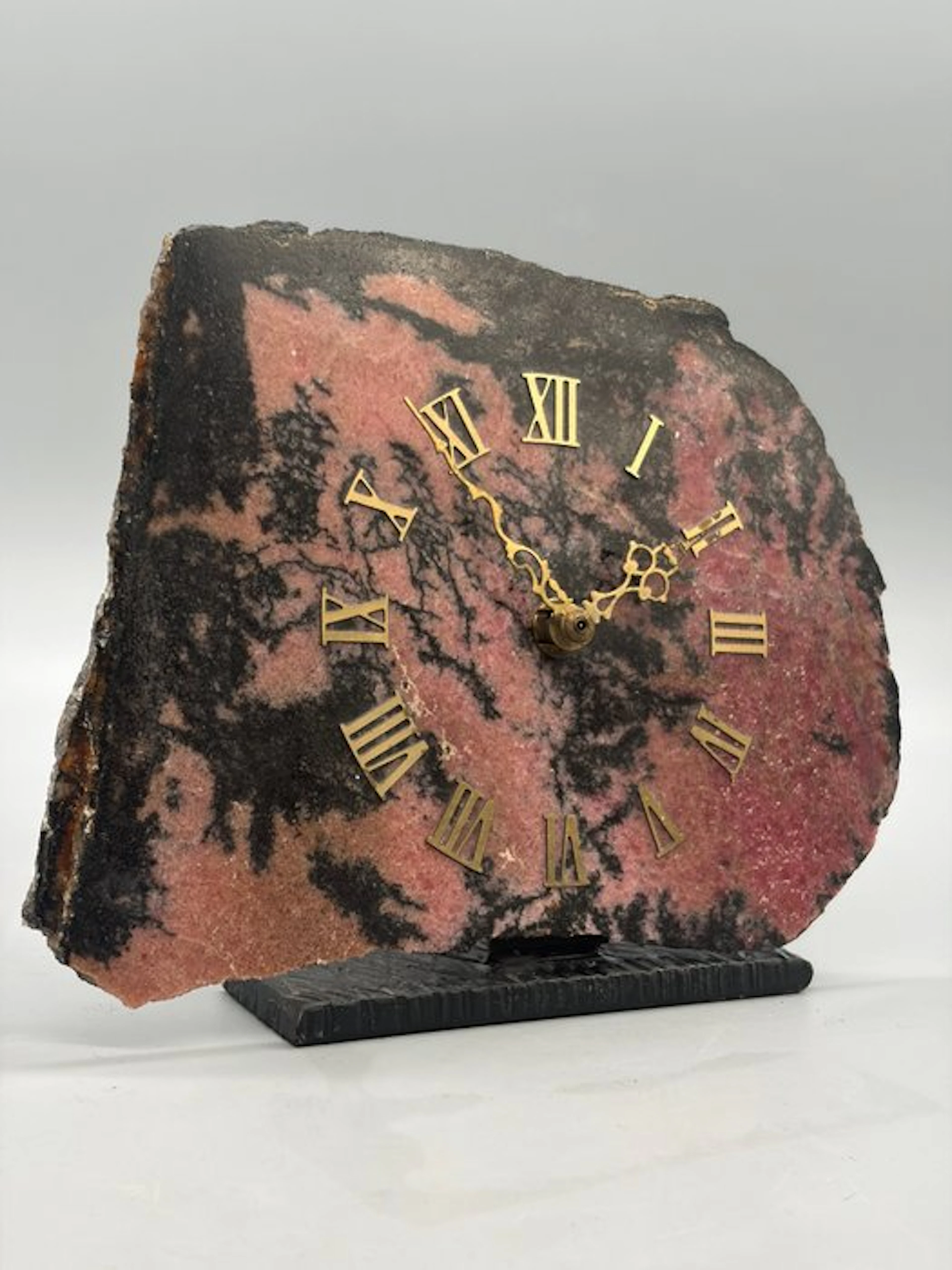 Clock - Quarz Tischuhr aus Mineralstein & Messing – Edles...