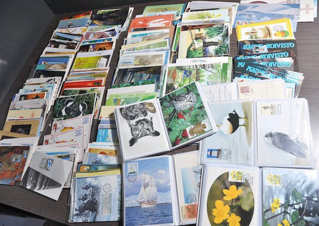 World - A box full of 100-den Maximum cards and more from diverse countries