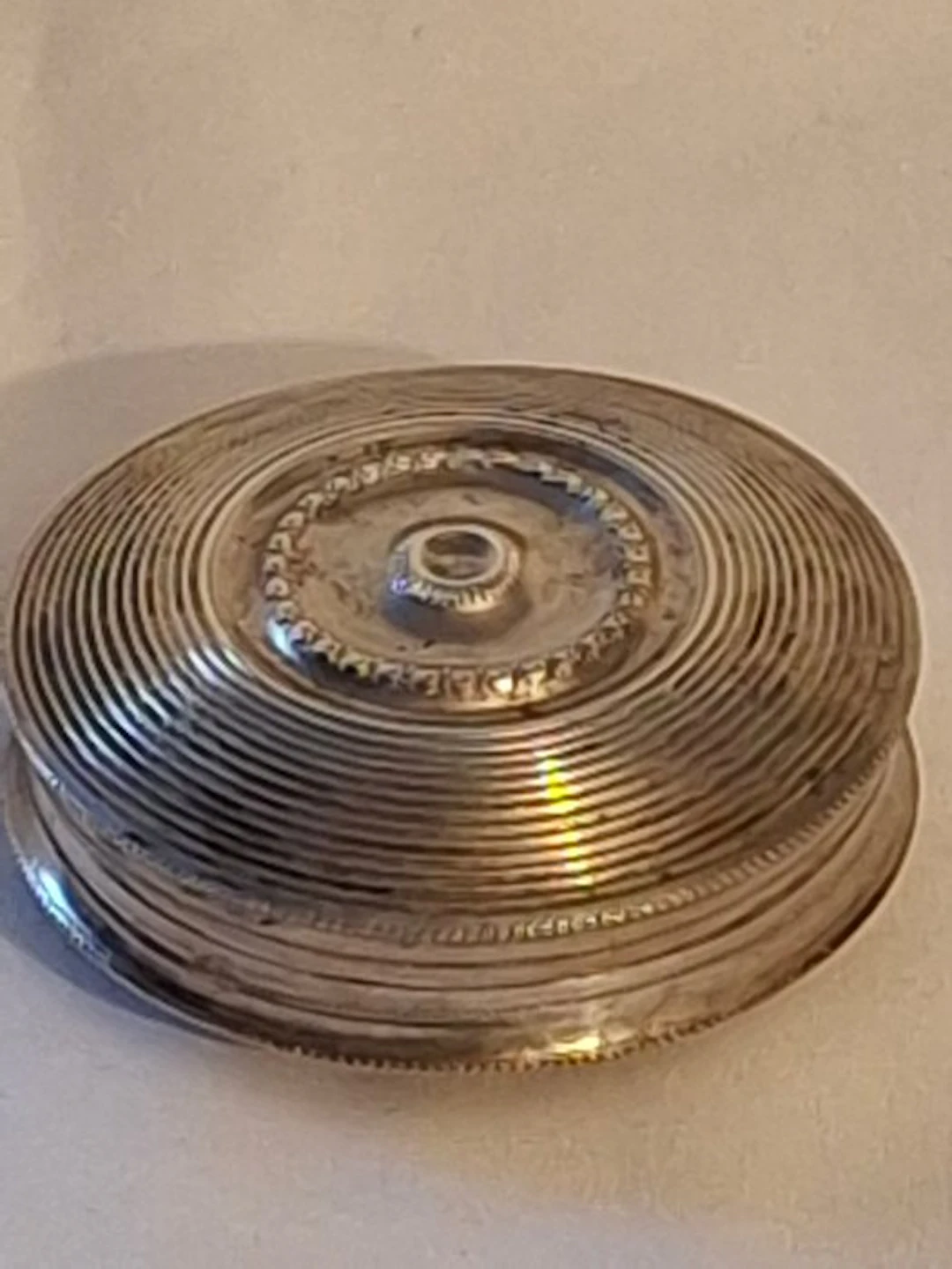 Peppermint box - Antique round silver peppermint box with...