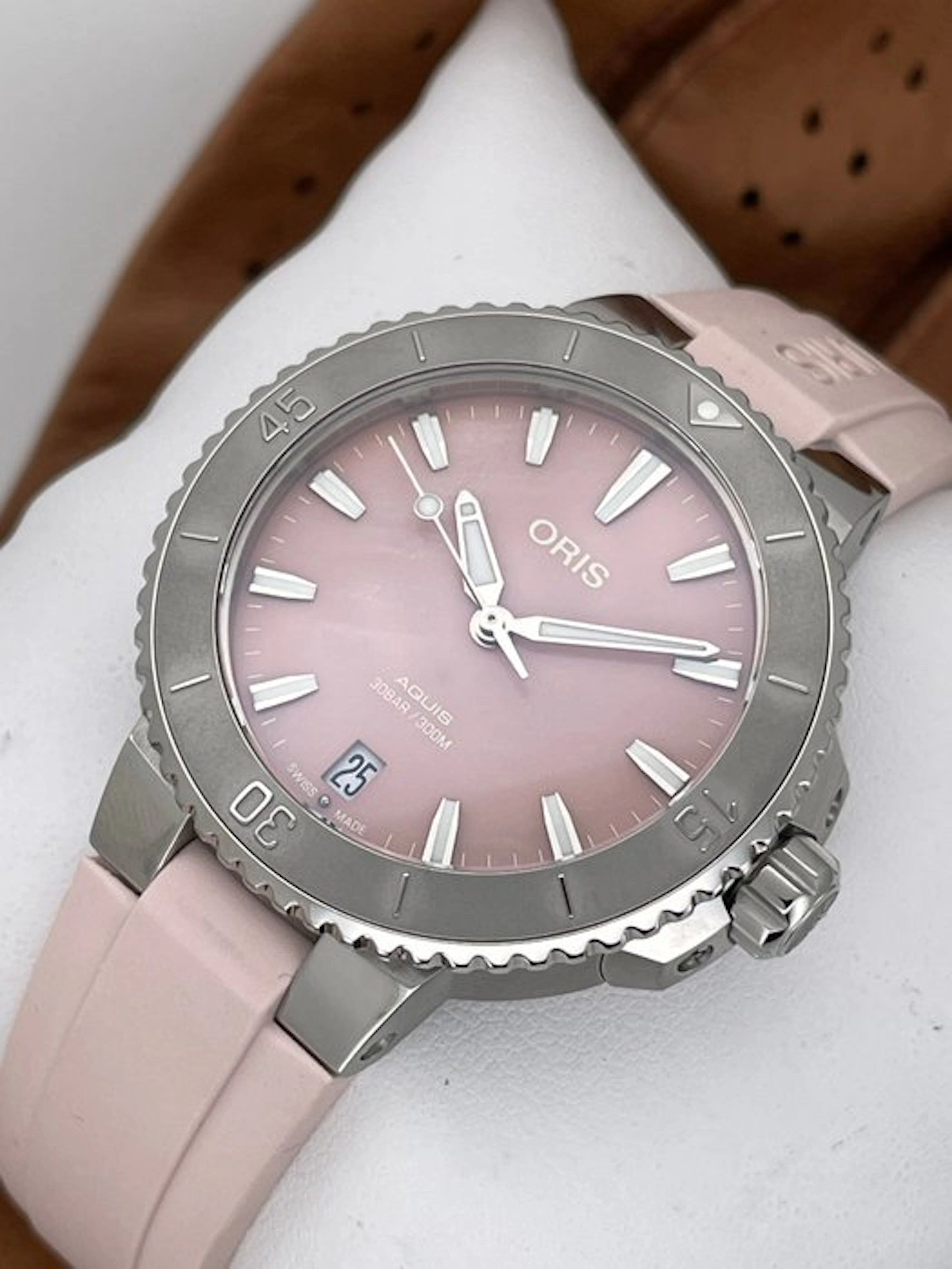 Oris - Aquis Date Automatic Pink - No reserve price - 01...
