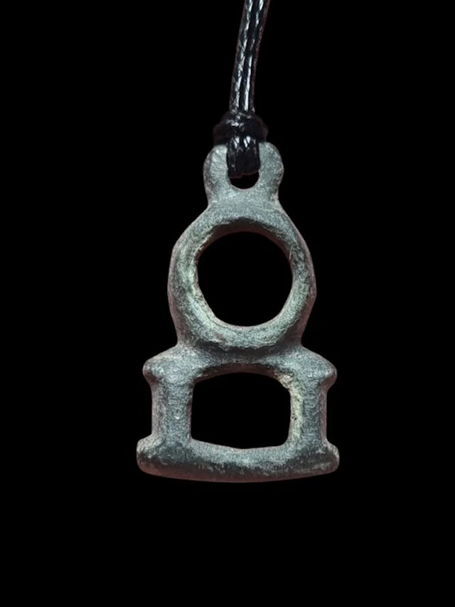 Celtic Bronze, Stunning & Rare Shape Talisman Pendant (No reserve price)