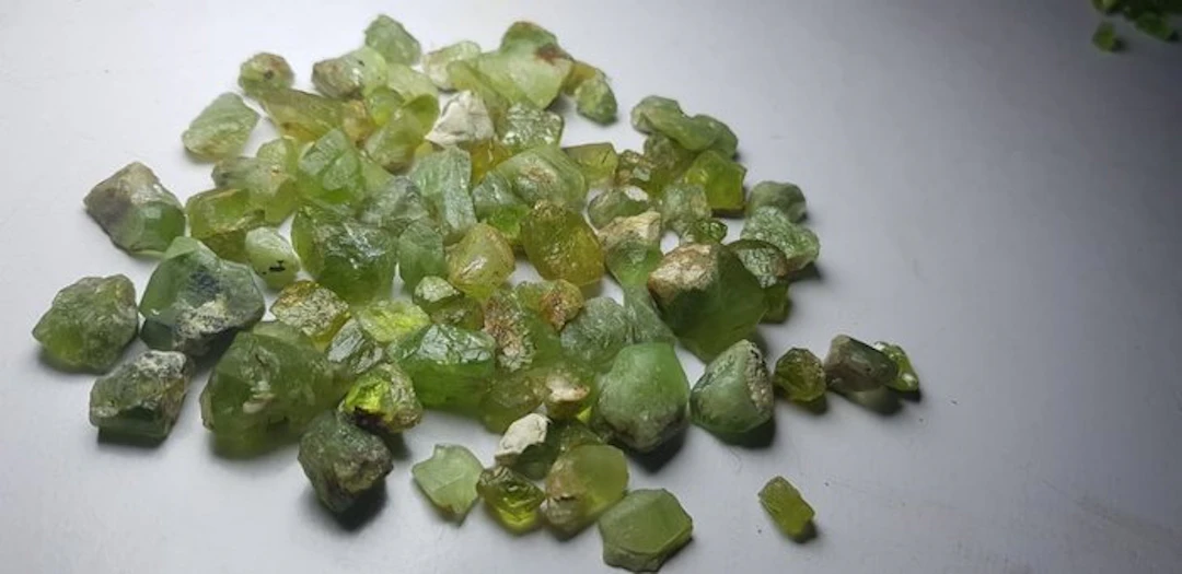 Natural green color peridot Rough- 127 g - (90)