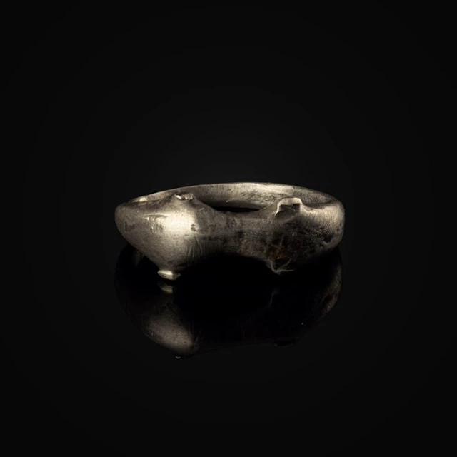 Ancient Roman Ring 'Kissing Dolphins'
