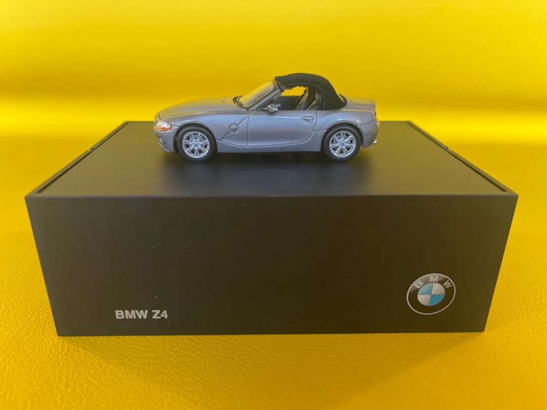MiniChamps 1:43 - Model convertible car - BMW Z4