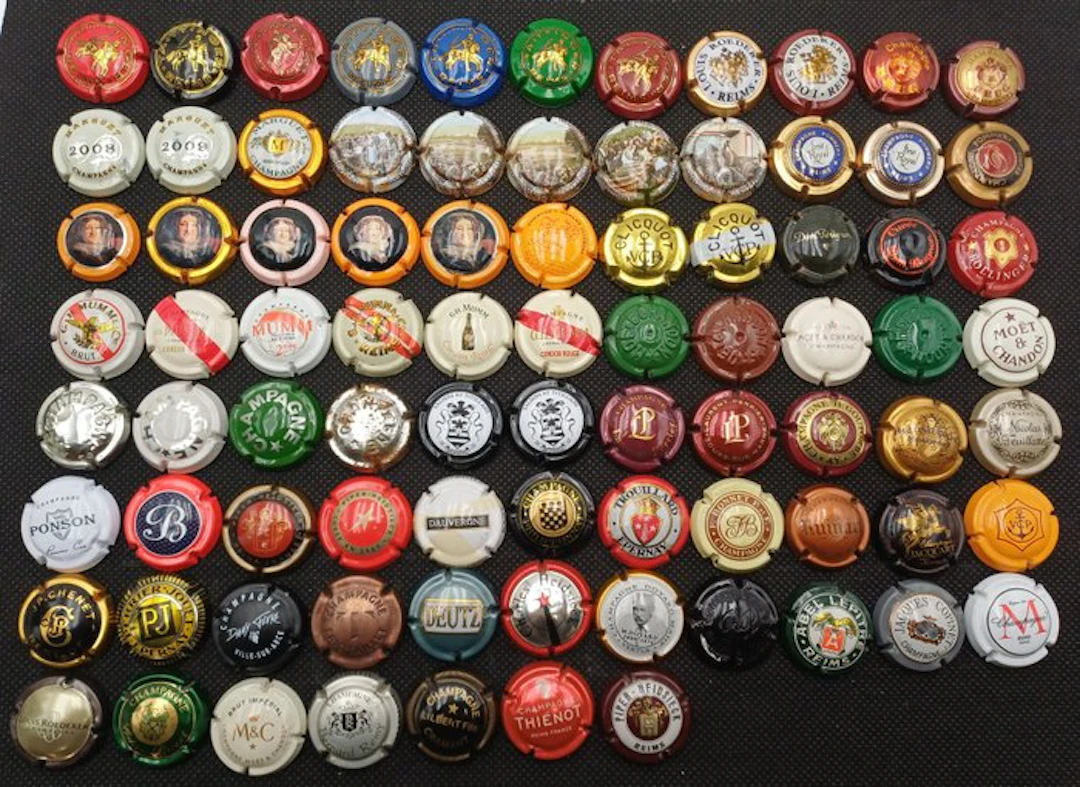 Champagne capsules (84) - Metal - Various French items