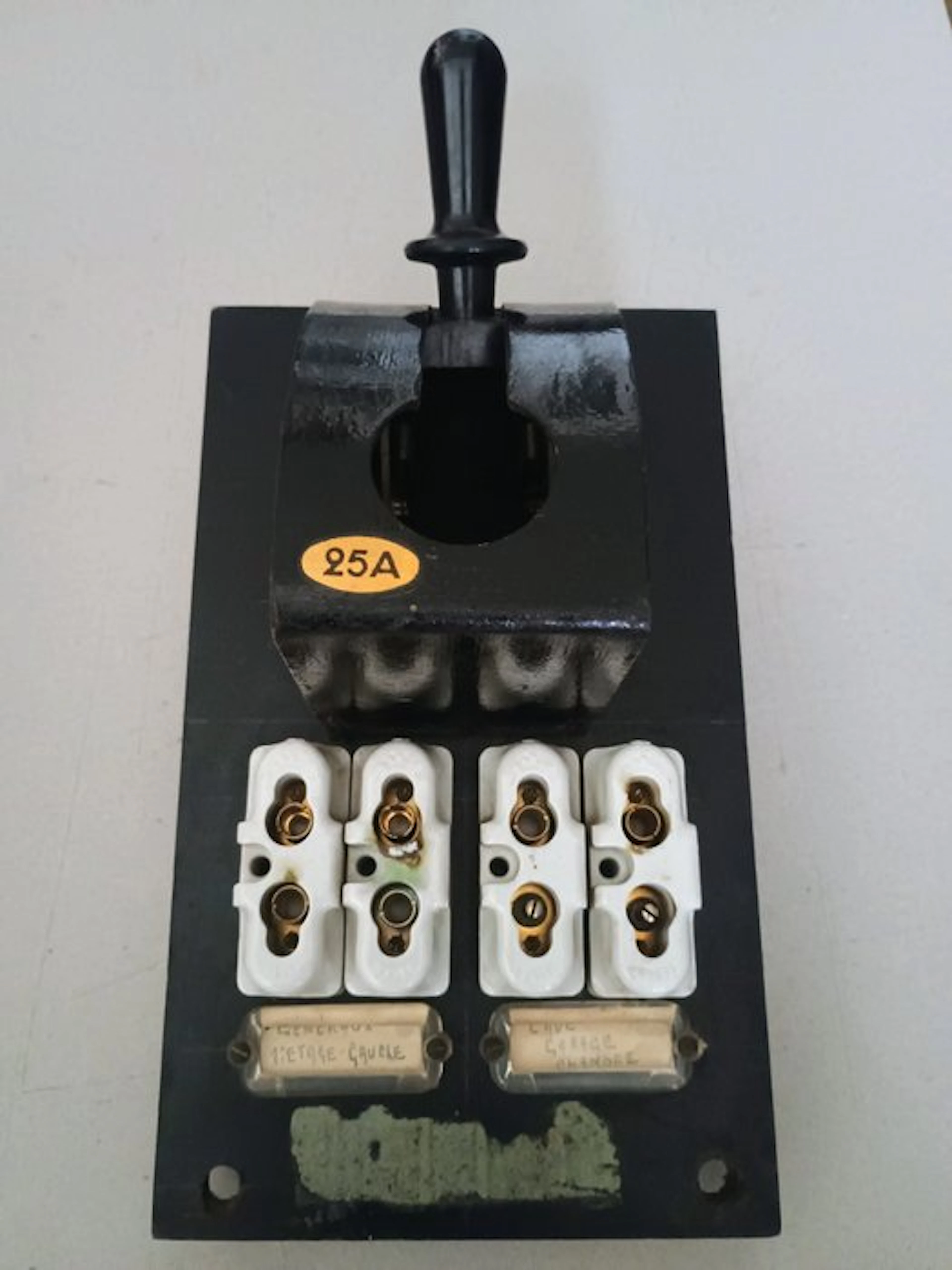 Industrial equipment - Belgium - Vintage fuse box