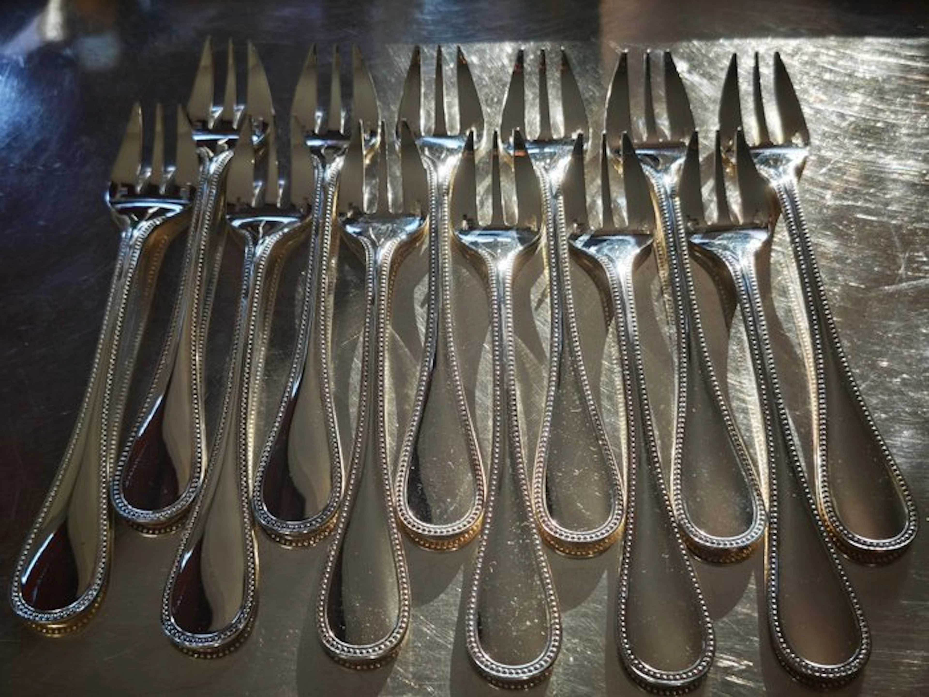 Christofle - Oyster set (12) - Modèle Perles - Silverplated