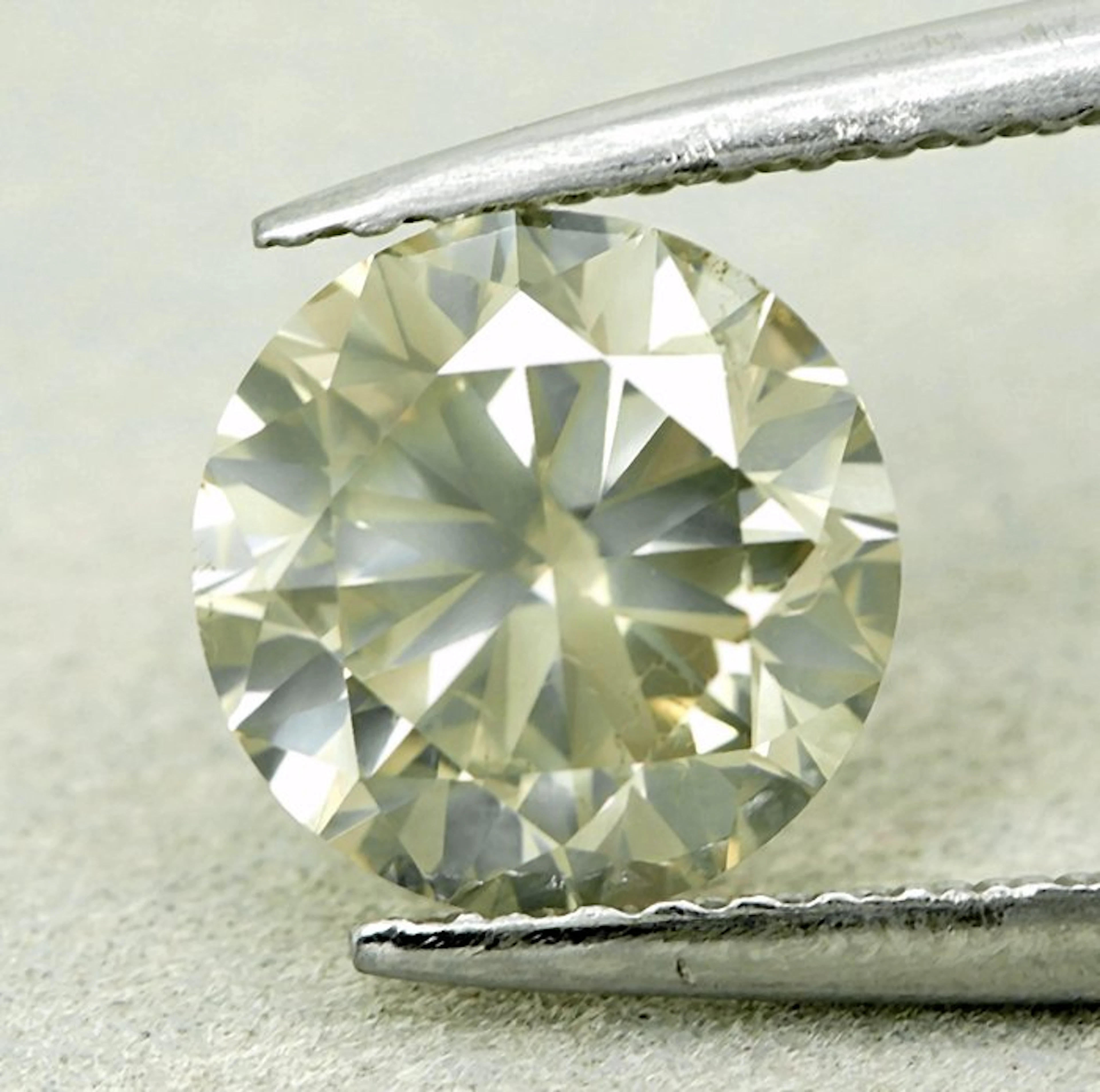 1 pcs Diamond (Natural coloured) - 1.65 ct - Round...