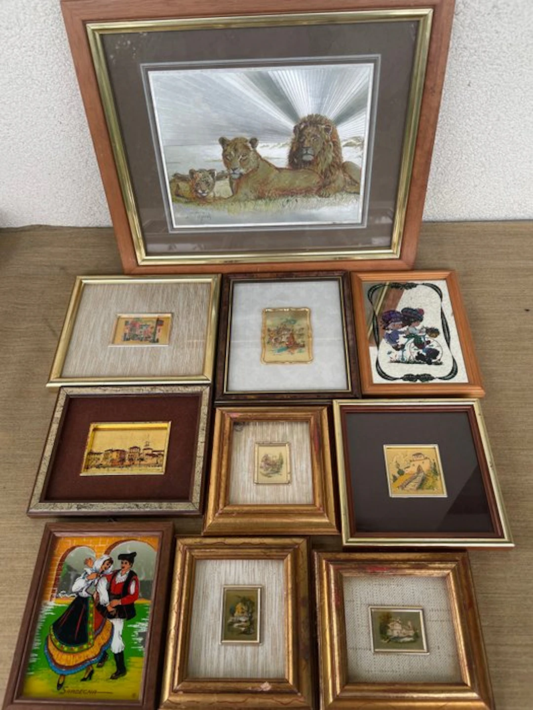 Branded merchandise collection - 18x Various small frames
