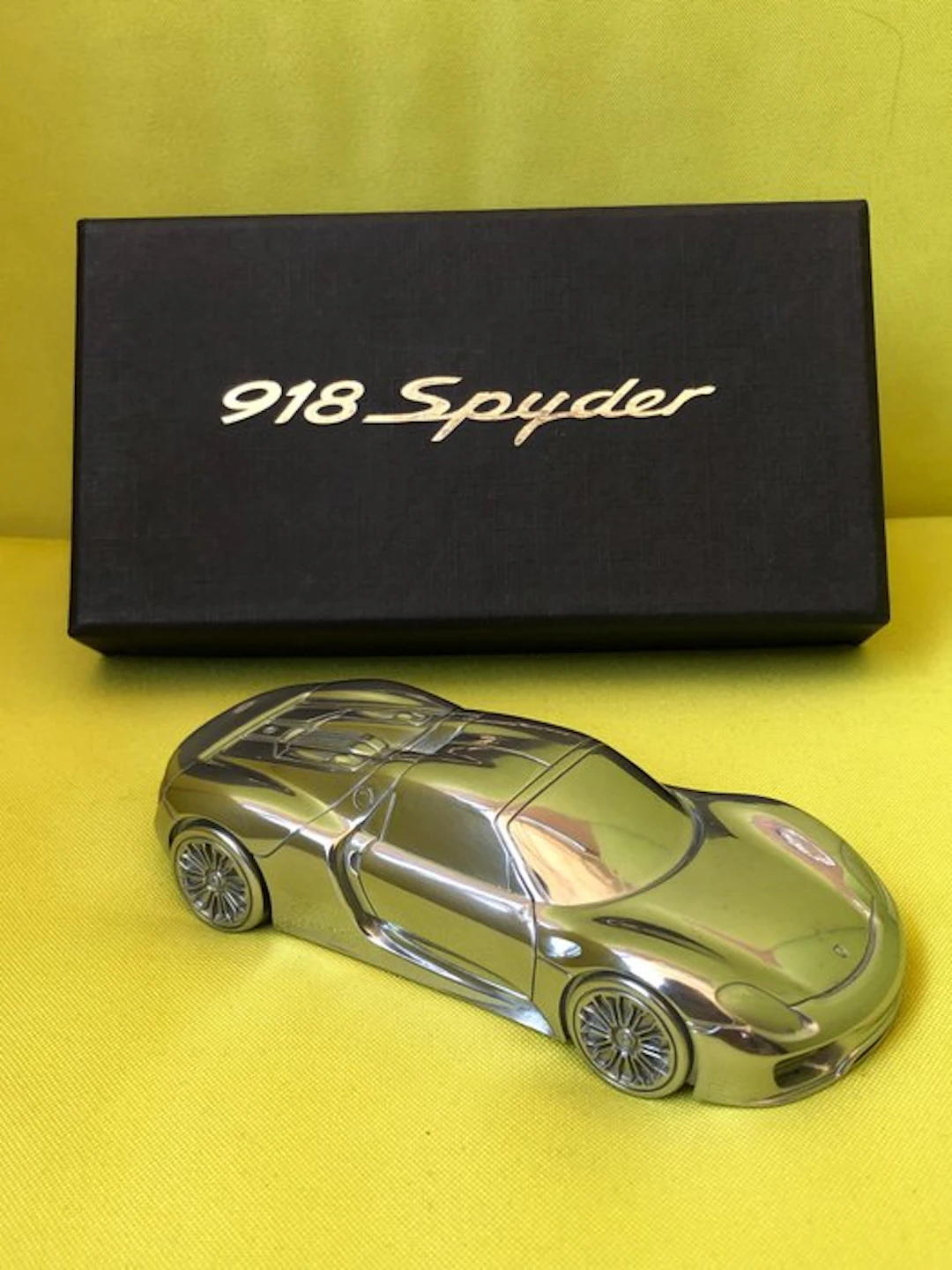 Porsche 918 Spyder Employee edition Paperweight - Porsche