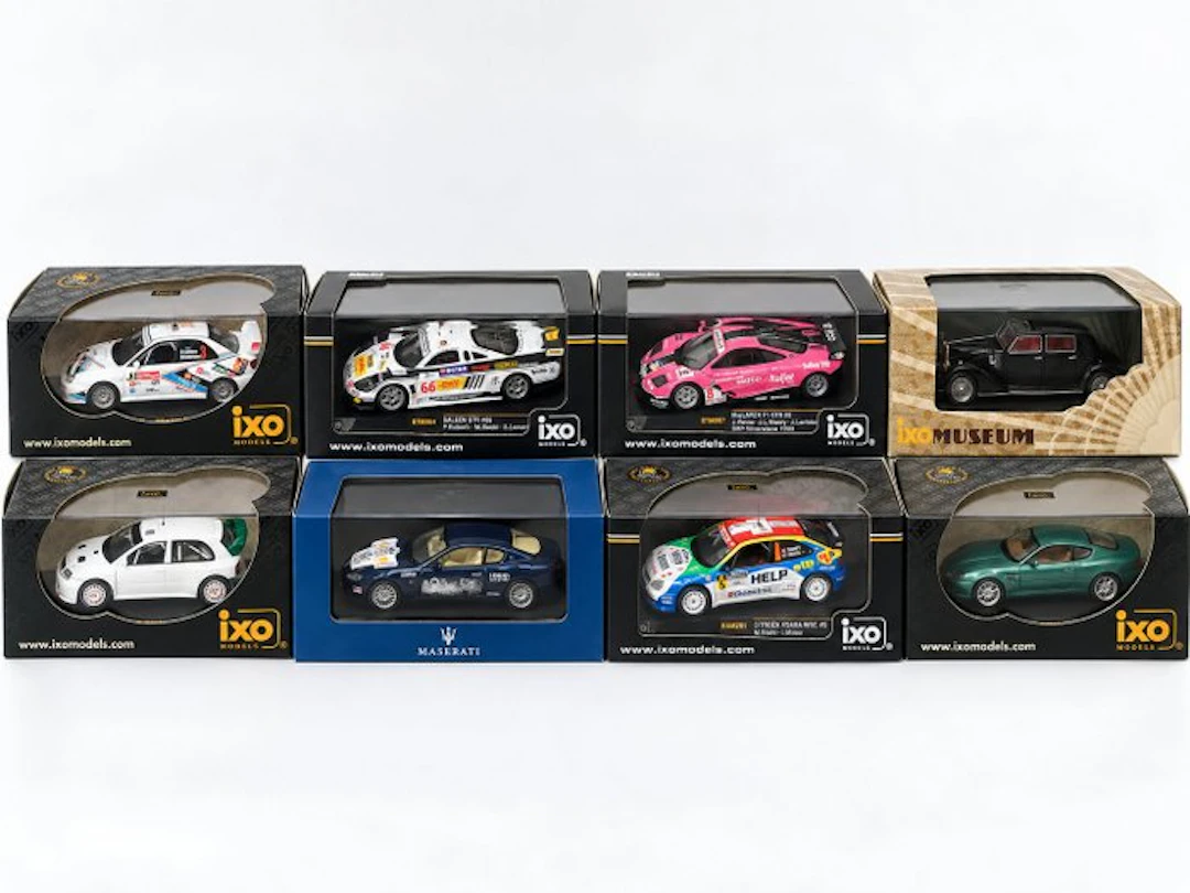 IXO 1:43 - Model sports car (15) - Assorted models