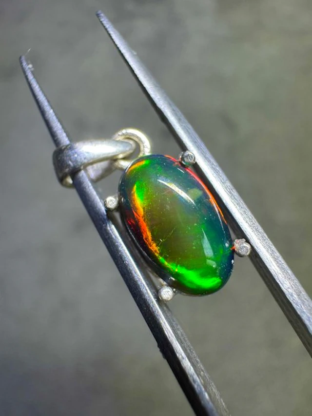 Ethiopian black opal pendant + 925 silver - 6.92 carats Jewellery- 1.38 g