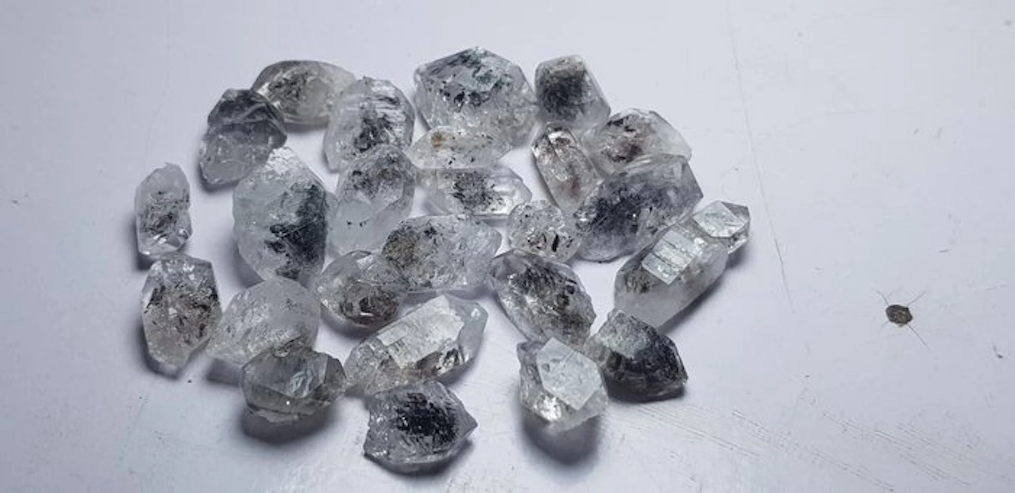 Herkimer Quartz Crystals- 124 g - (98)