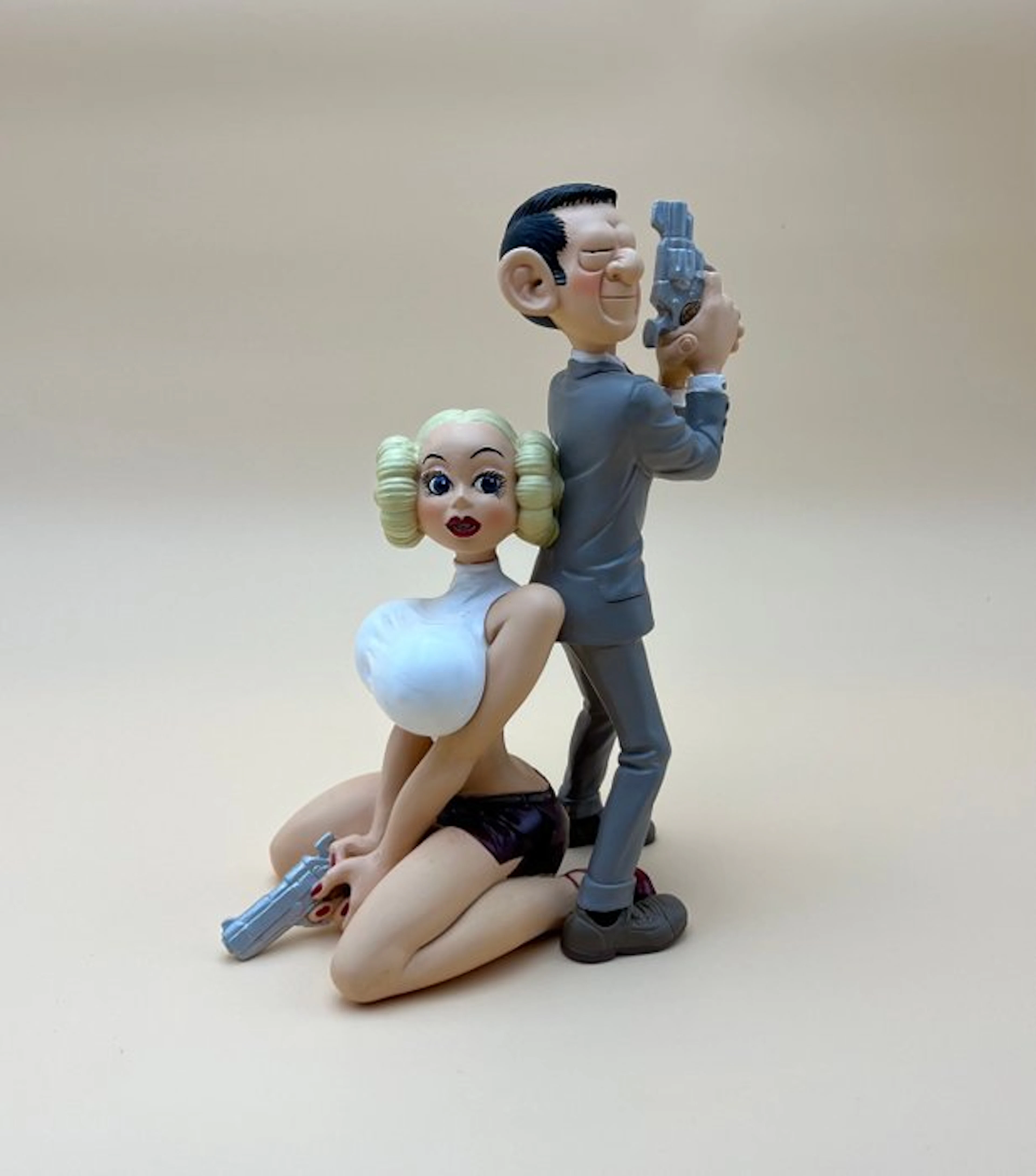 Parastone - Figurine - ***Agent 327 - Olga Lawina et Agent 327*** - Polystone