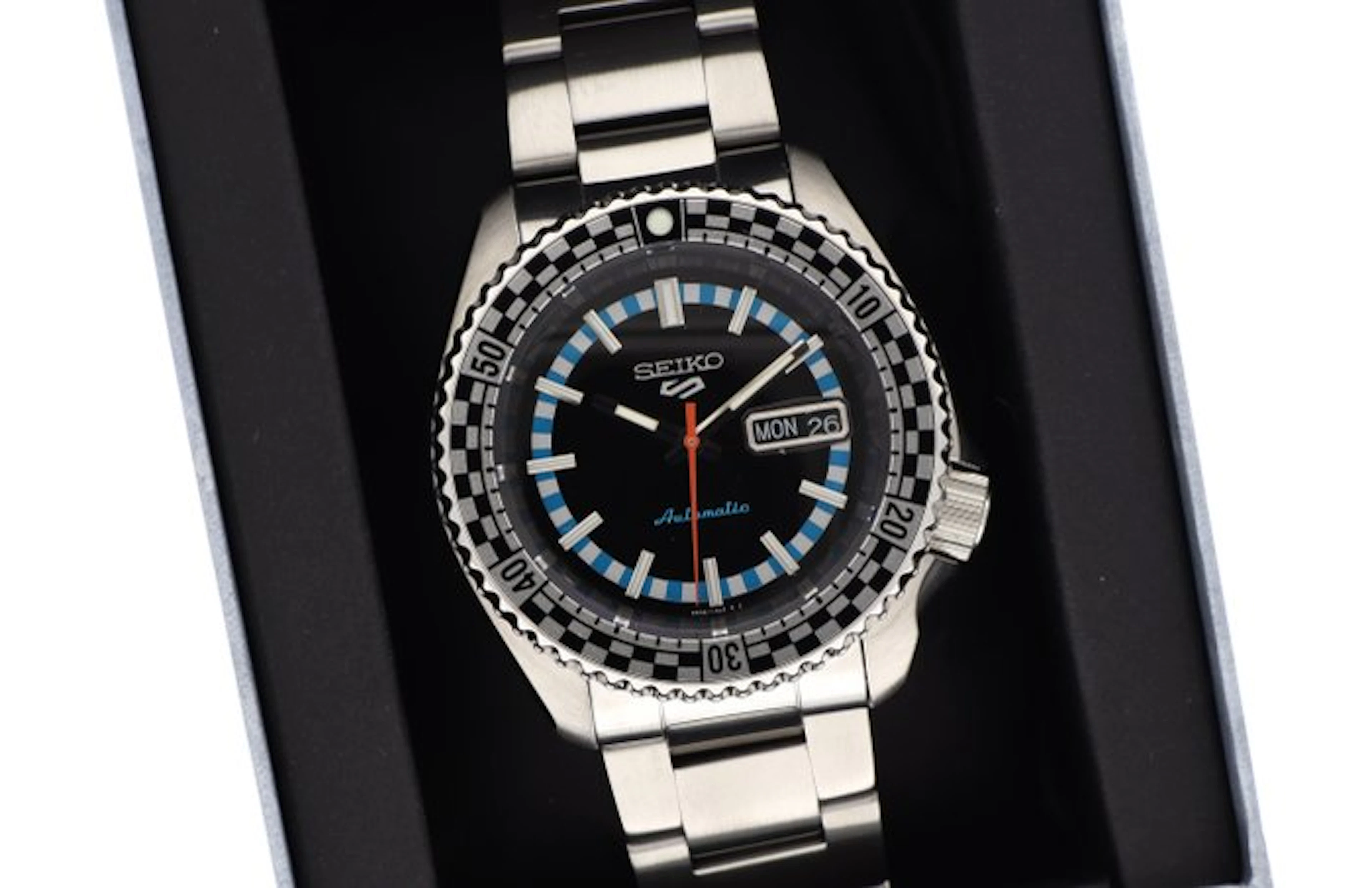 Seiko - Seiko 5 Sports "Checker Flag" Special Edition...