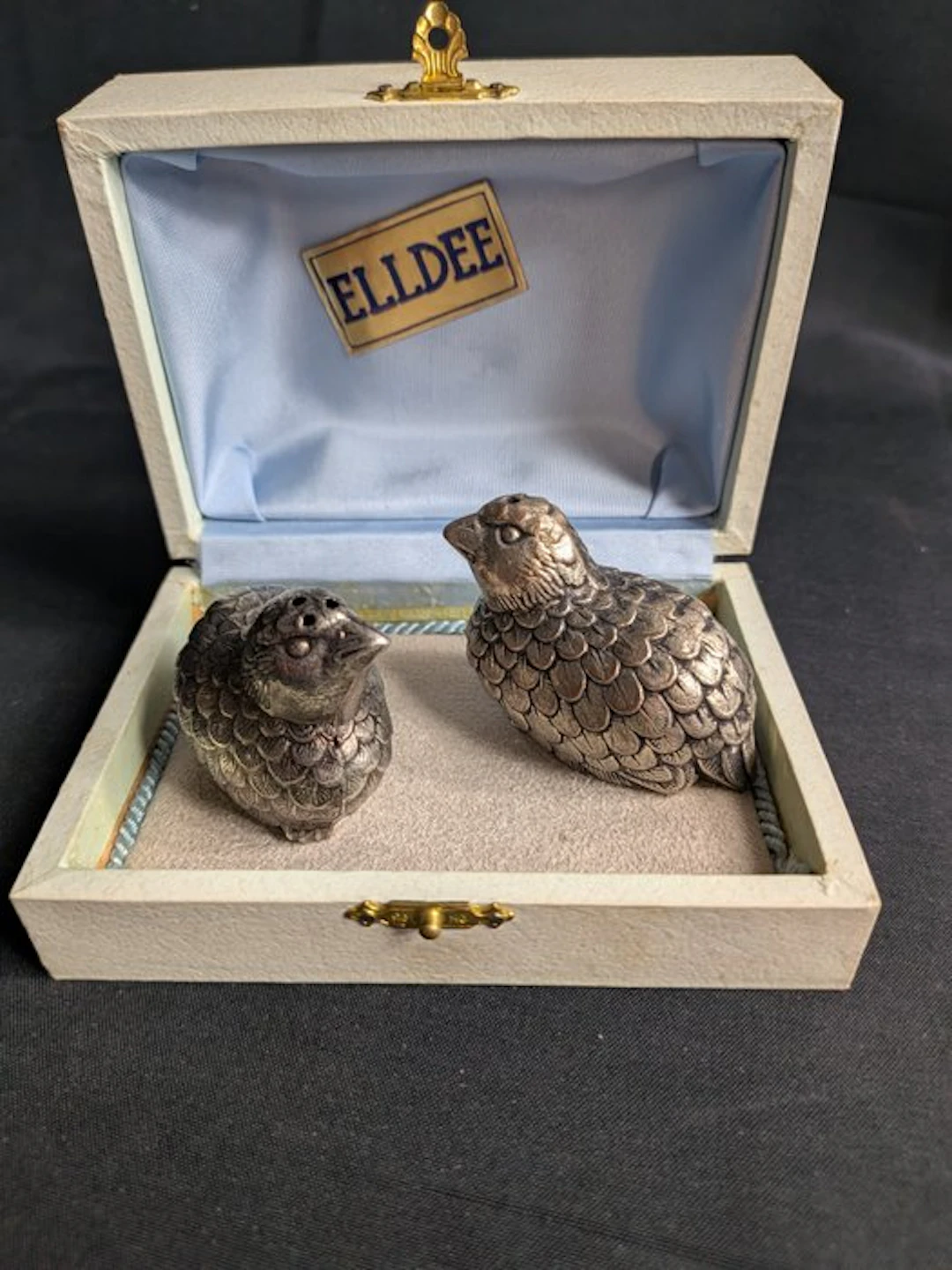 Salt and pepper shakers (2) - quails - Silverplated