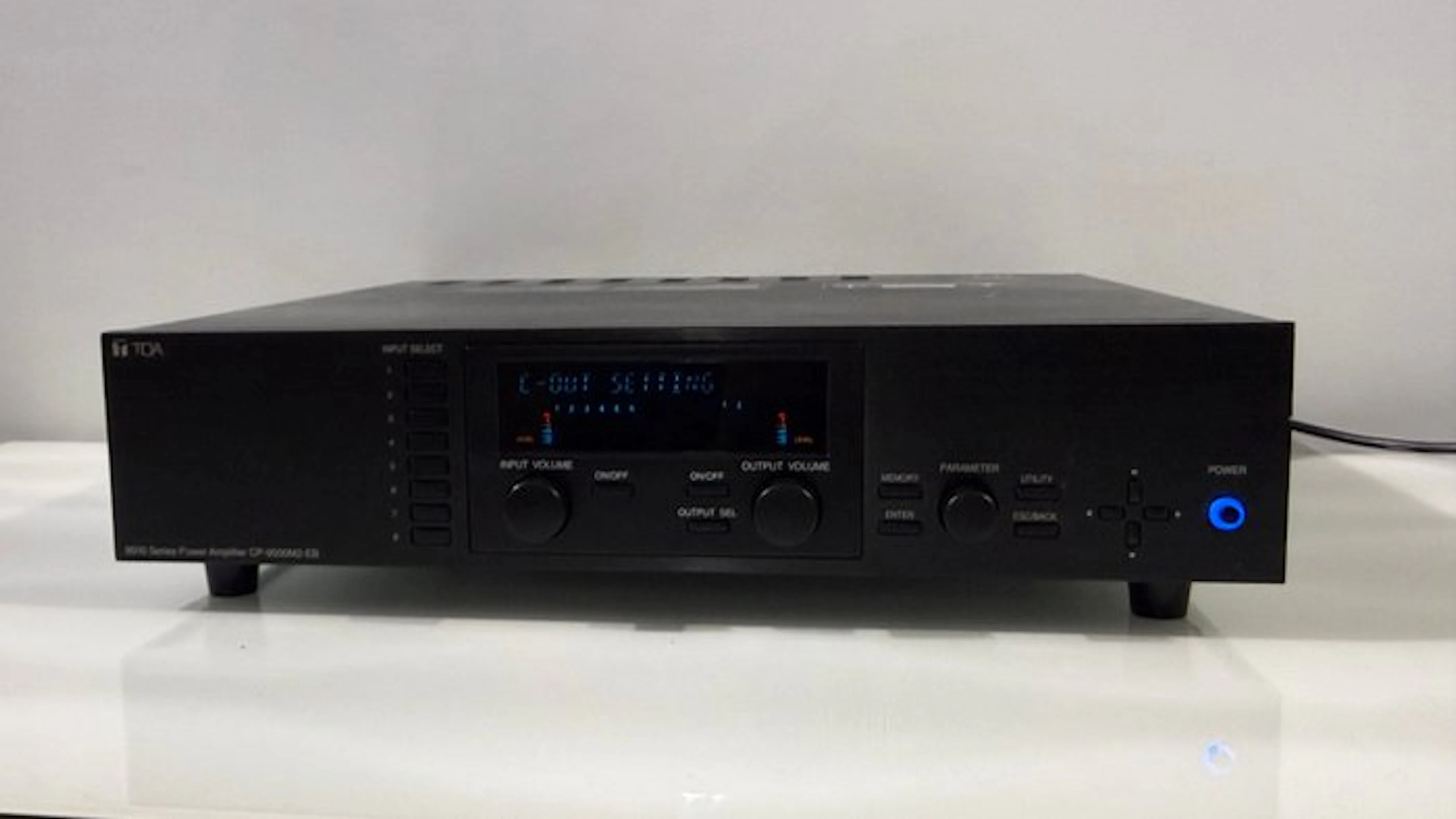 TOA - CP-9500M2-EB Solid state power amplifier