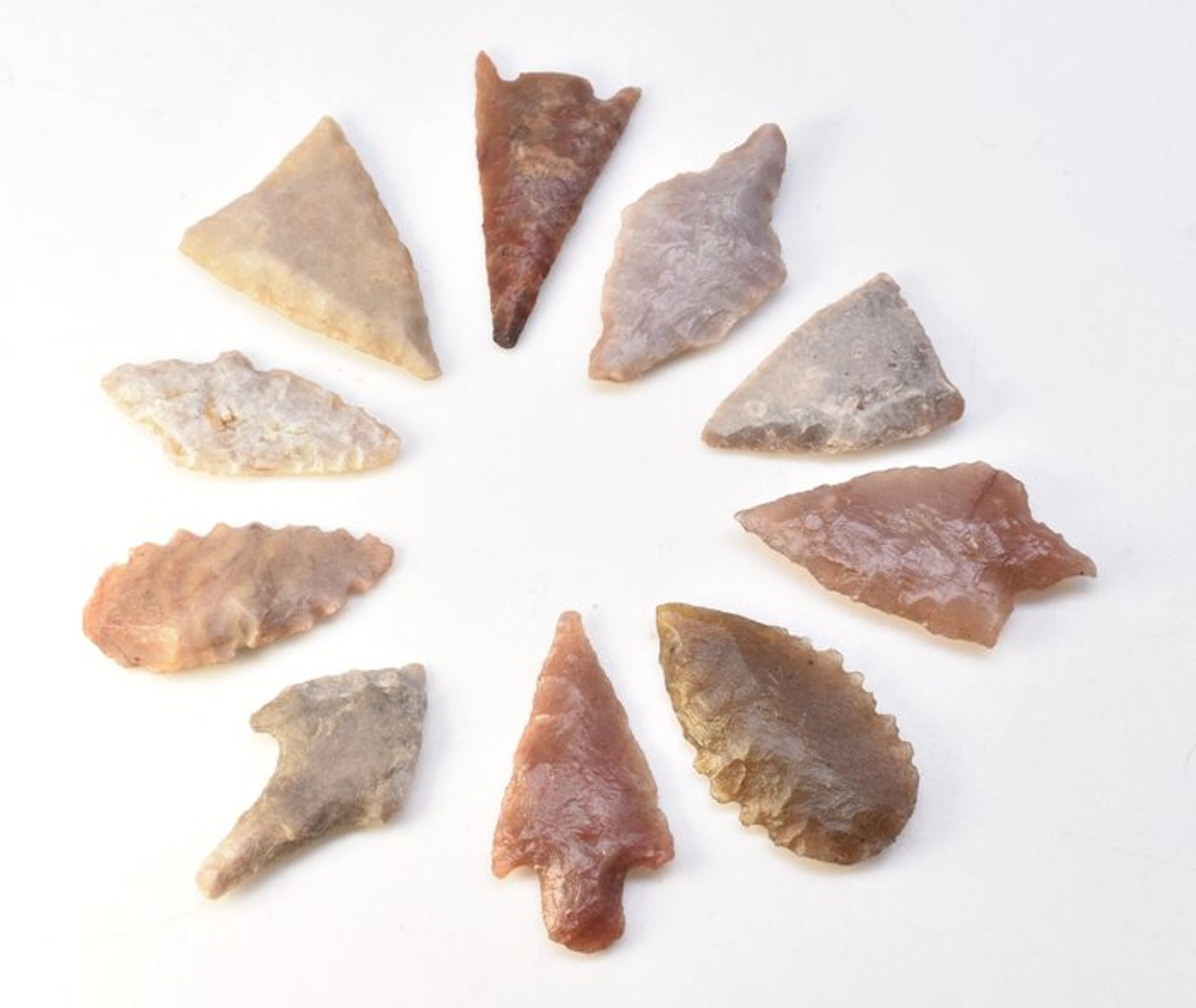 Neolithic Jasper, Flint 10 arrowheads AA++ 2 to 2.5 cm (No reserve price)
