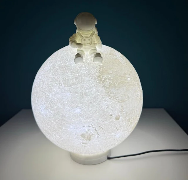 Table lamp - Plastic - MOON