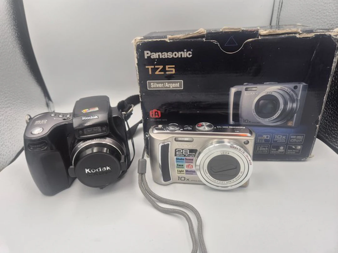 Kodak, Panasonic Panasonic TZ5; Kodak EasyShare DX7590 Digital camera