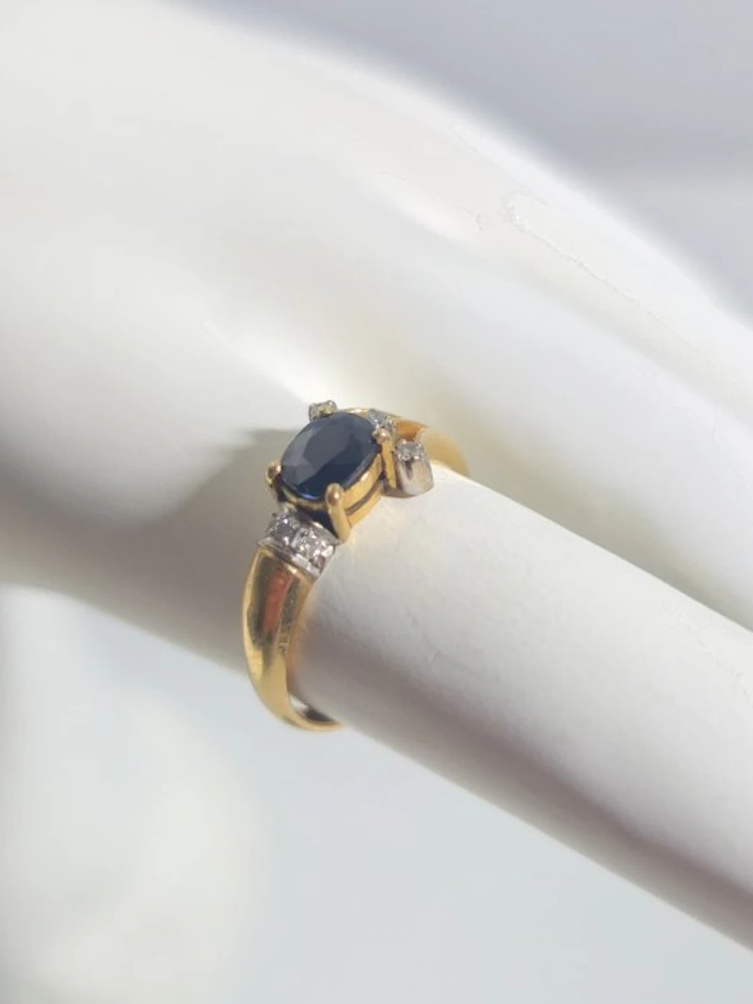 Ring - 14 kt. Yellow gold, White gold - With sapphire and diamonds