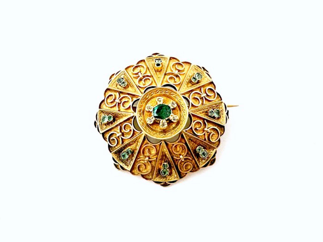 Brooch - 18 kt. Yellow gold - 0.30ct. tw. Emerald - Diamond