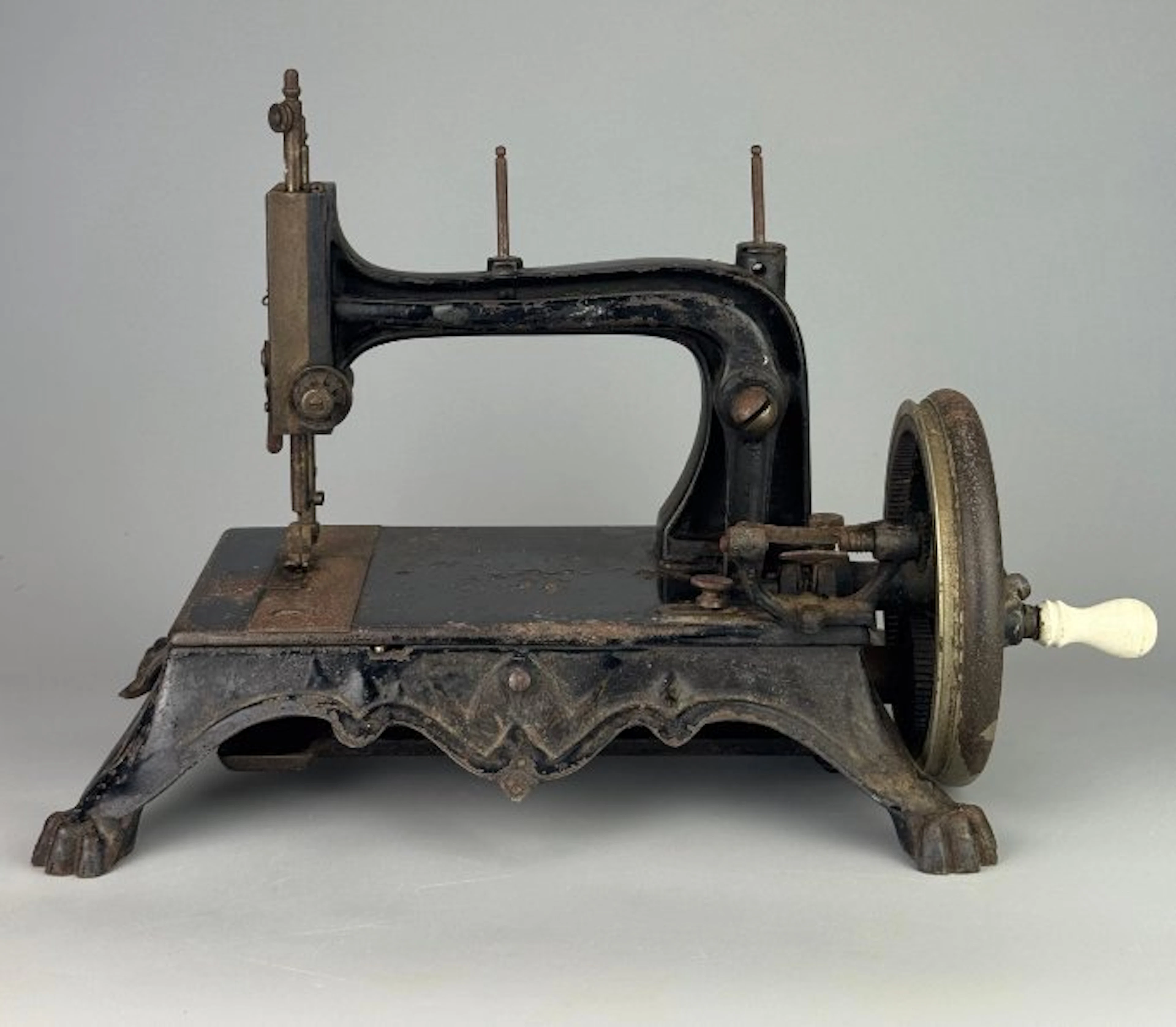 Haid&Neu Sewing machine - Cast iron
