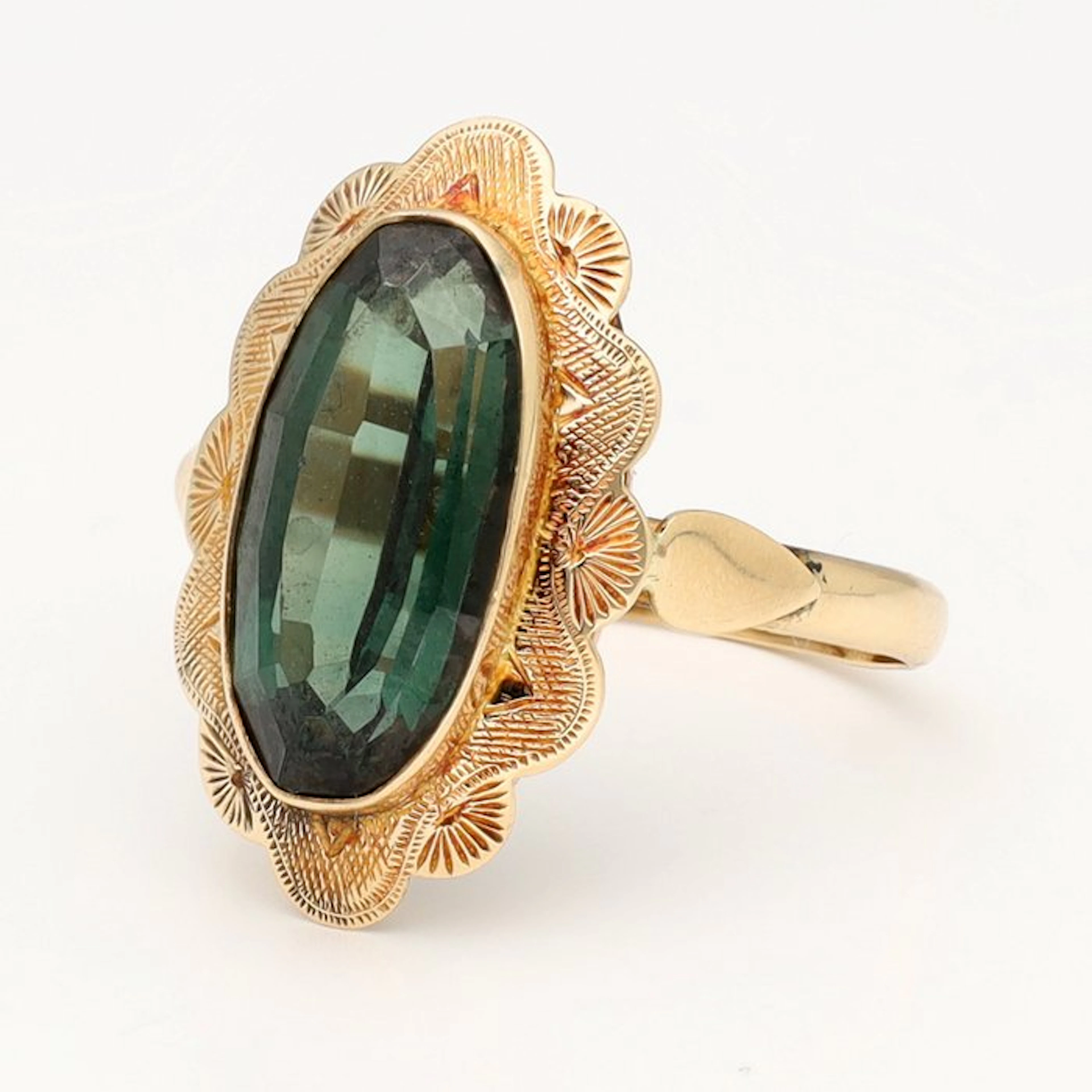 Ring - 14 kt. Yellow gold - 4.30ct. tw. Spinel